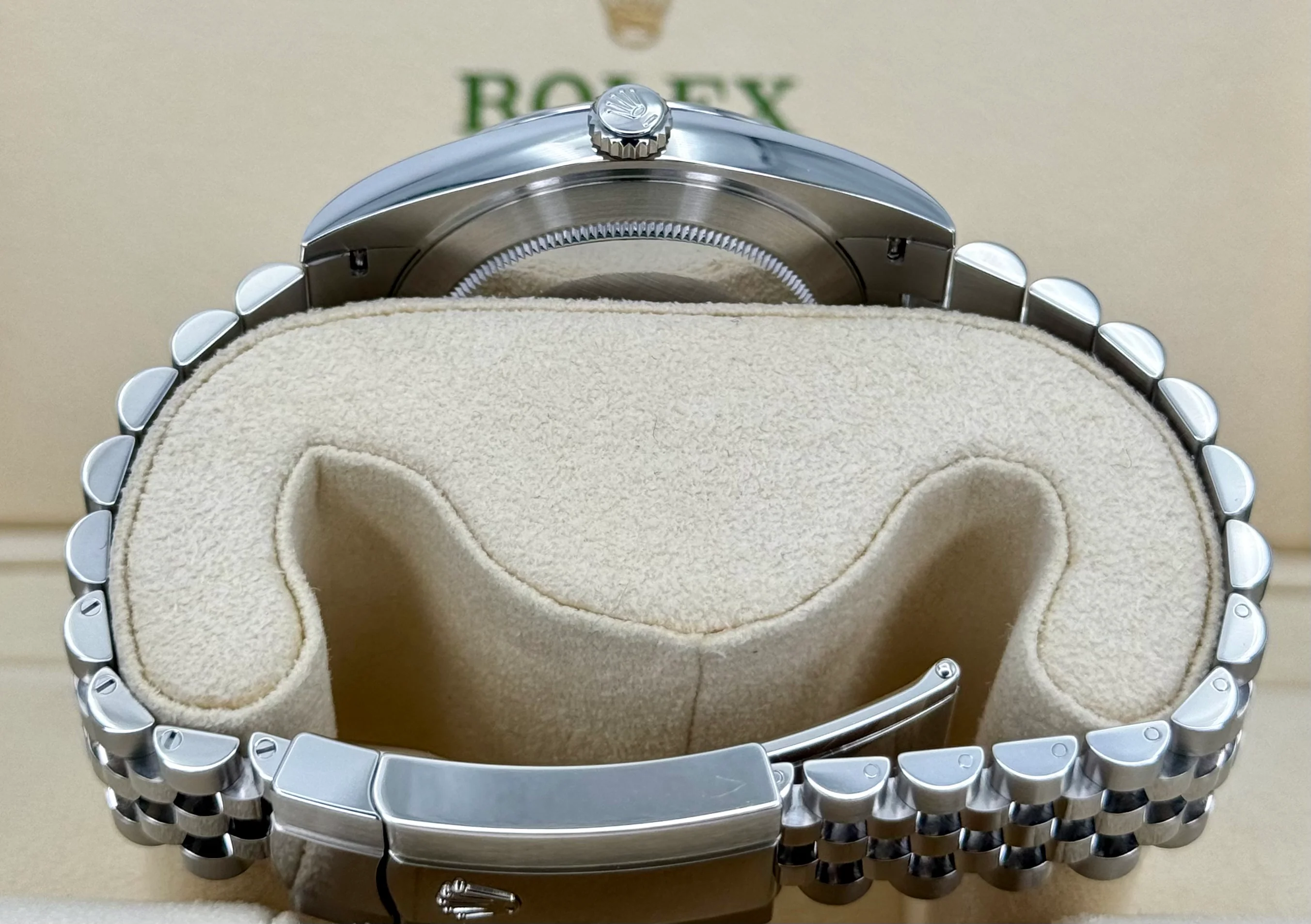 NEW Rolex 2023 Datejust 41mm 126300 Jubilee Rhodium Dial - Image 9