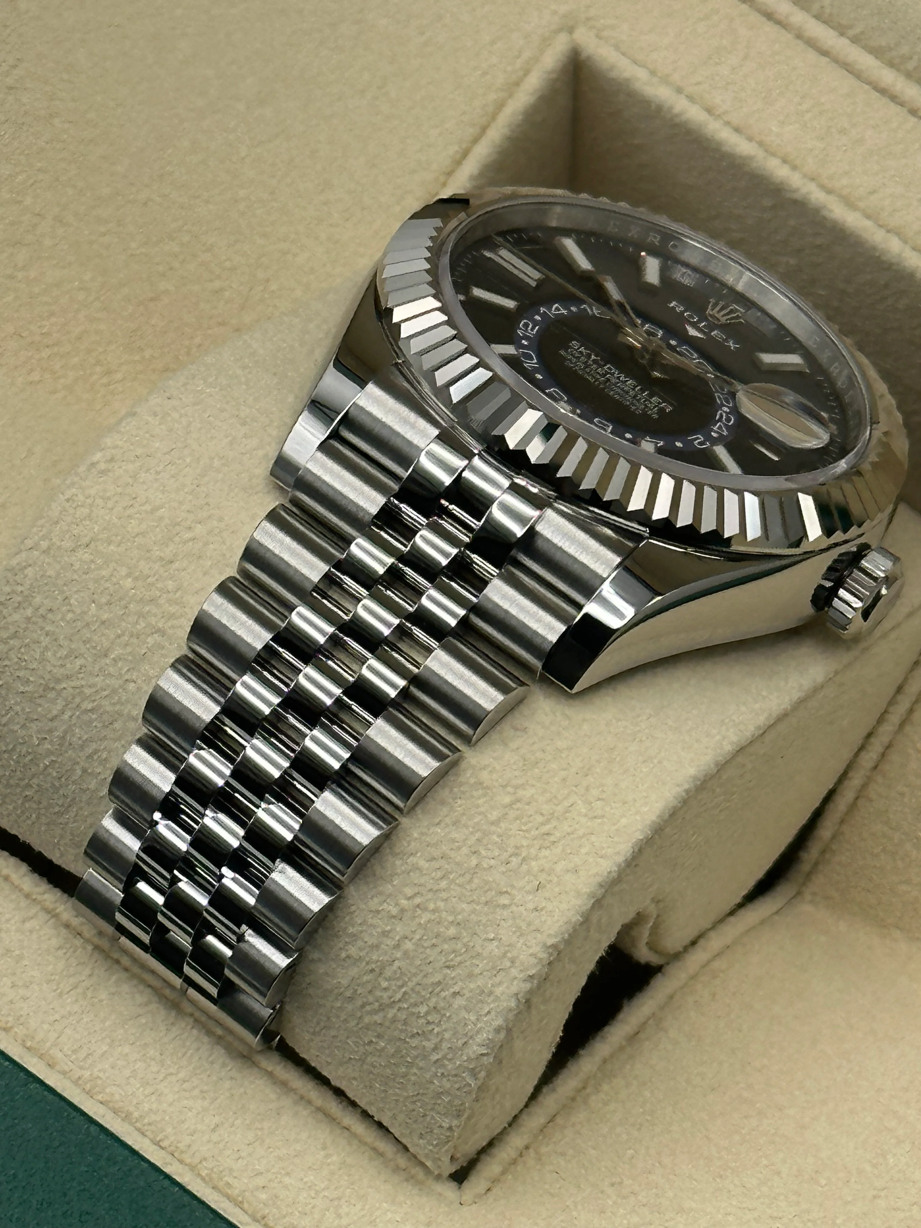 NEW Rolex 2023 Sky-Dweller 42mm 326934 Jubilee Blue Dial - Image 5