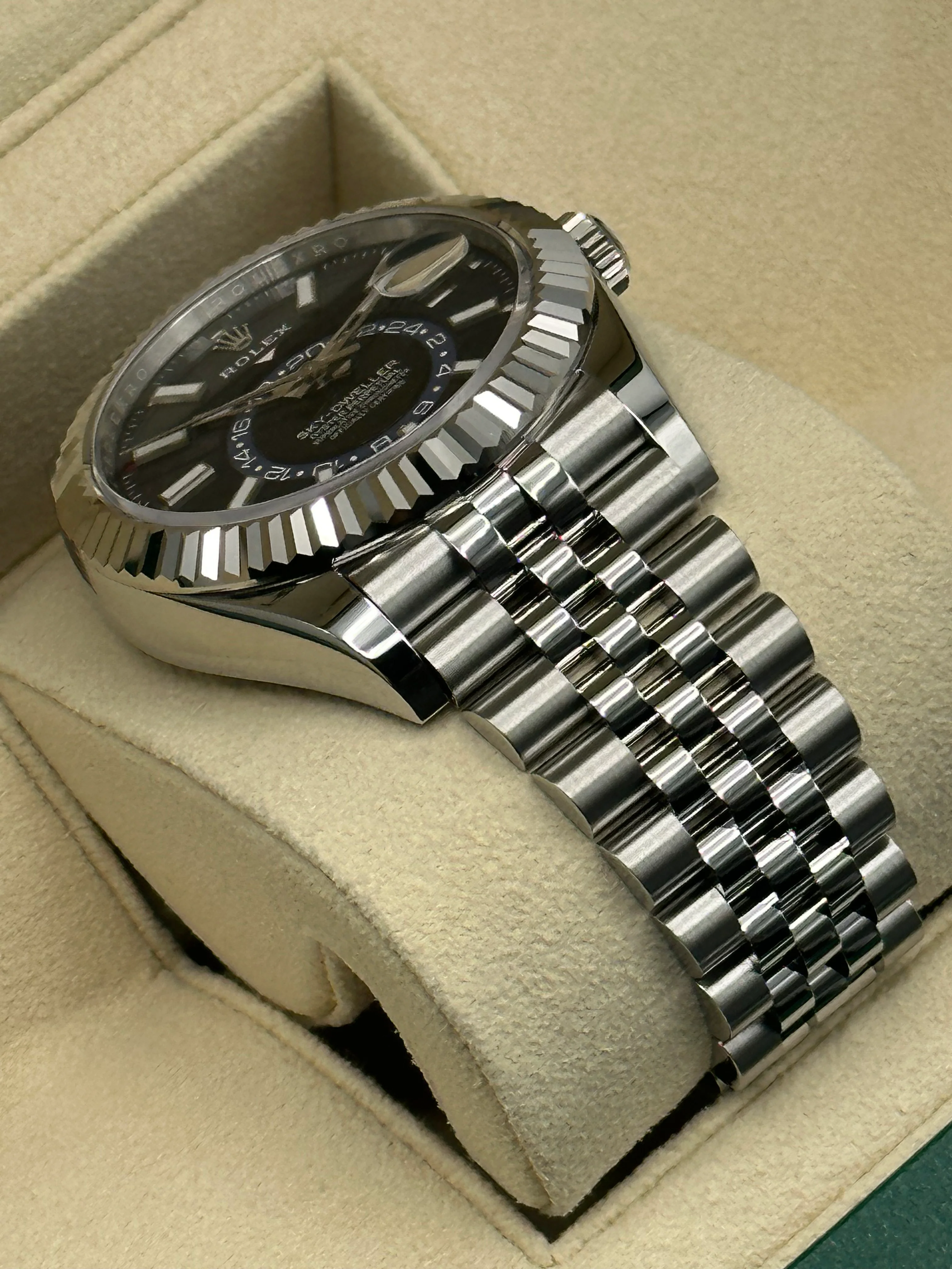 NEW Rolex 2023 Sky-Dweller 42mm 326934 Jubilee Blue Dial - Image 8