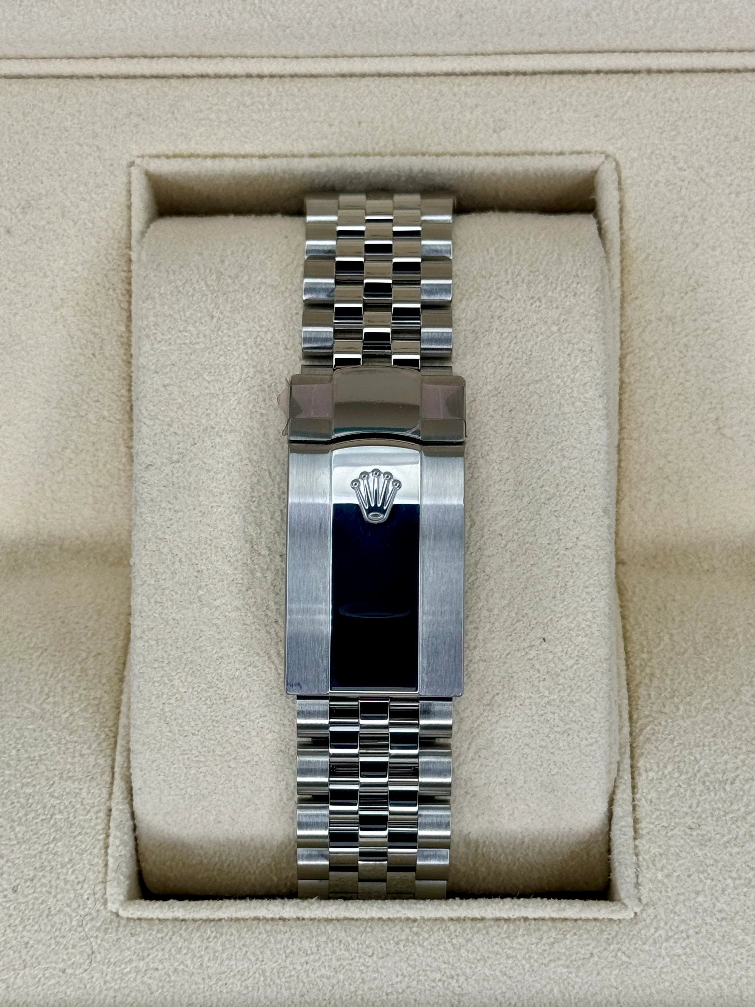 NEW Rolex Datejust 41mm 126334 Jubilee Green Motif Dial - Image 2