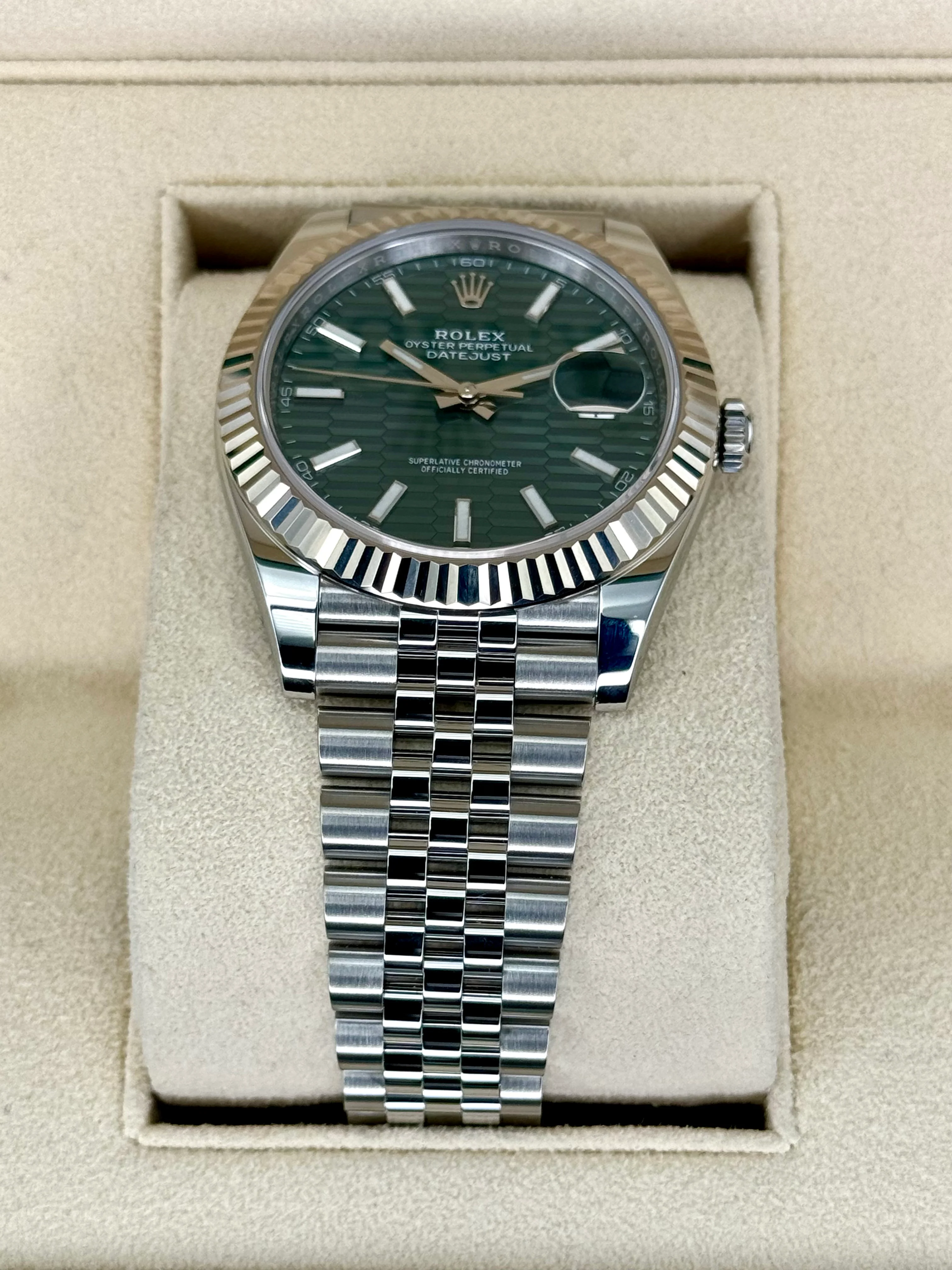 NEW Rolex Datejust 41mm 126334 Jubilee Green Motif Dial - Image 3