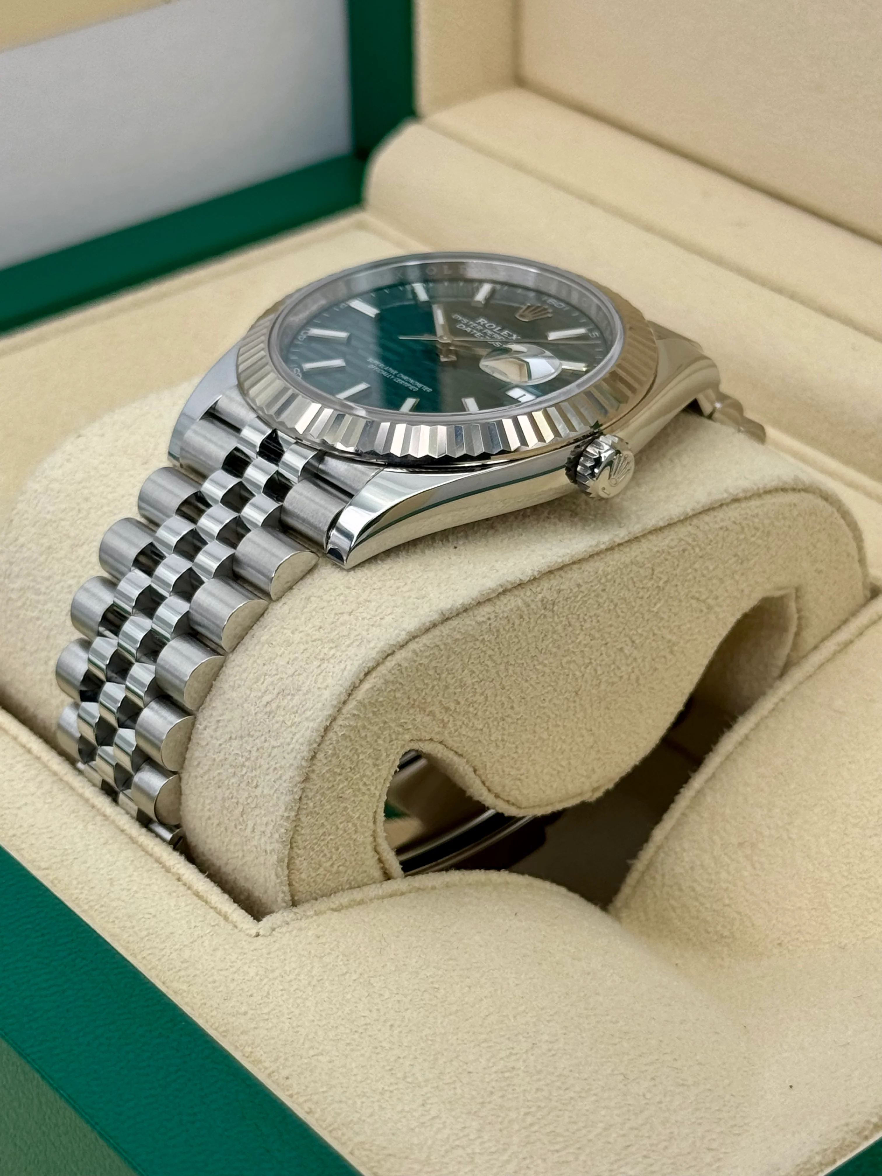 NEW Rolex Datejust 41mm 126334 Jubilee Green Motif Dial - Image 5