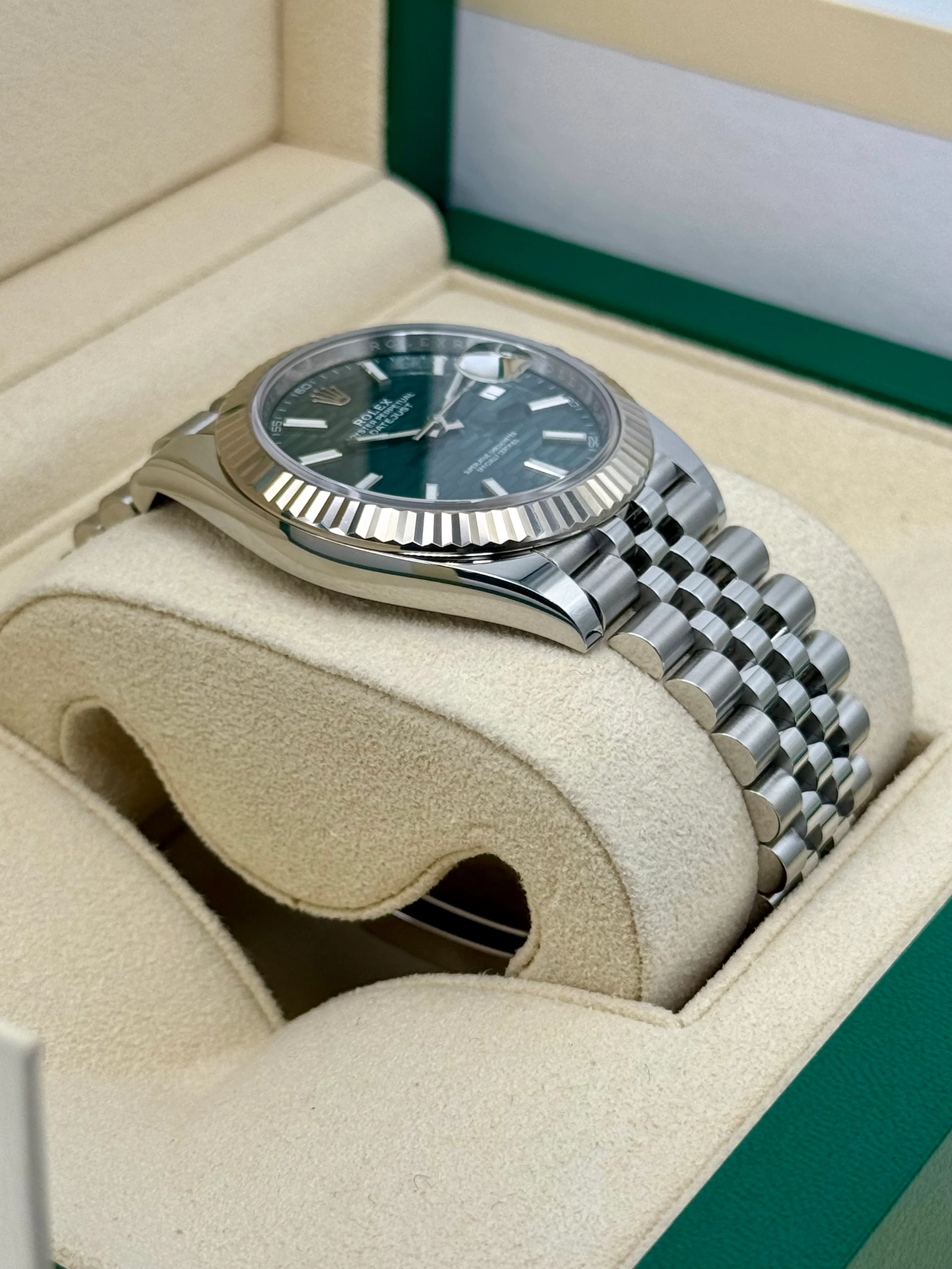 NEW Rolex Datejust 41mm 126334 Jubilee Green Motif Dial - Image 6