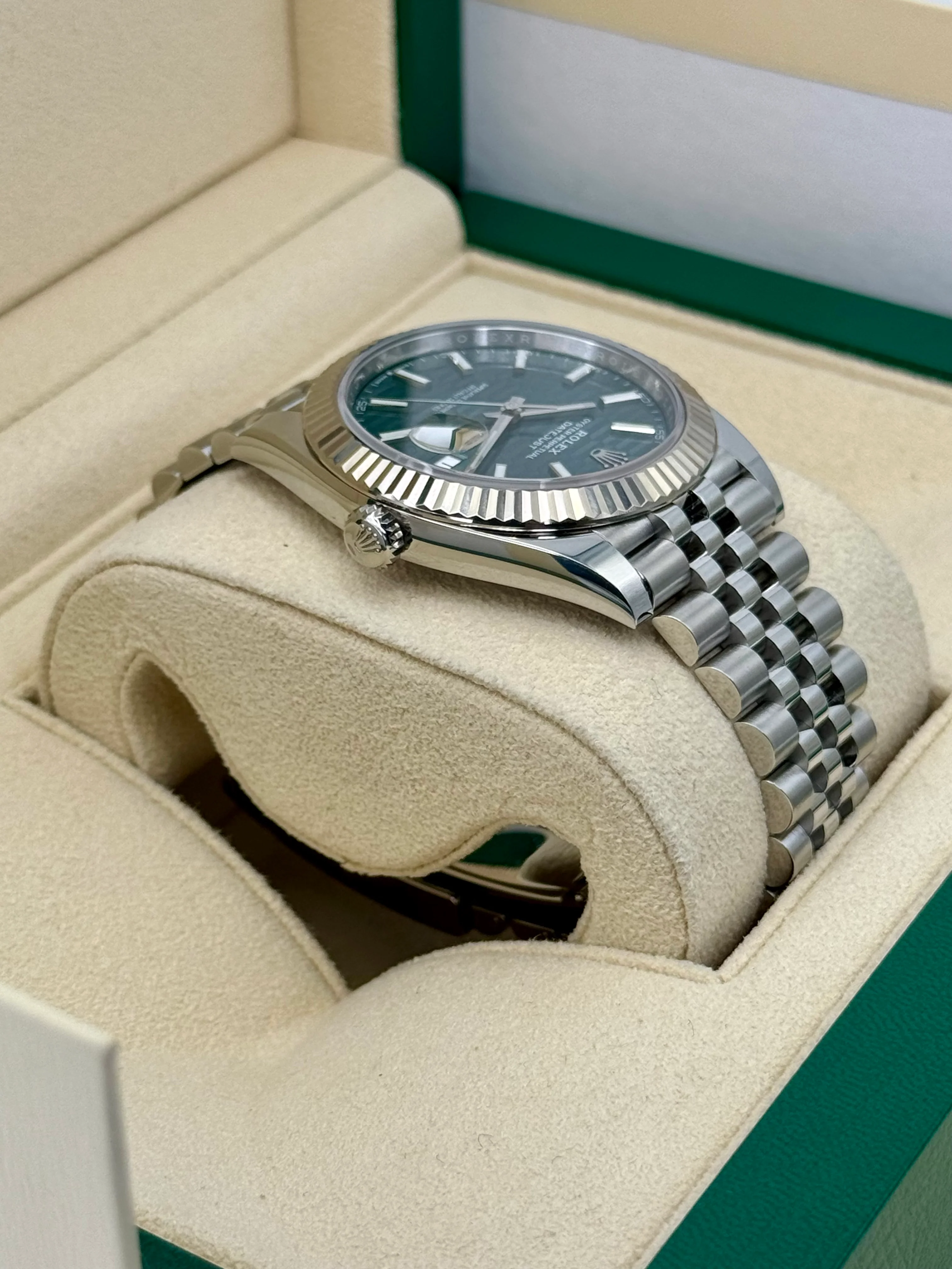NEW Rolex Datejust 41mm 126334 Jubilee Green Motif Dial - Image 8