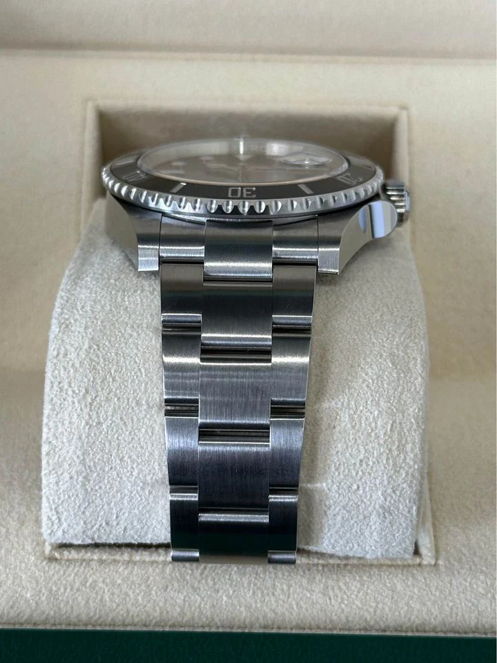 NEW 2023 Rolex Submariner 41mm 126610LN Stainless Steel Black Dial - Image 4