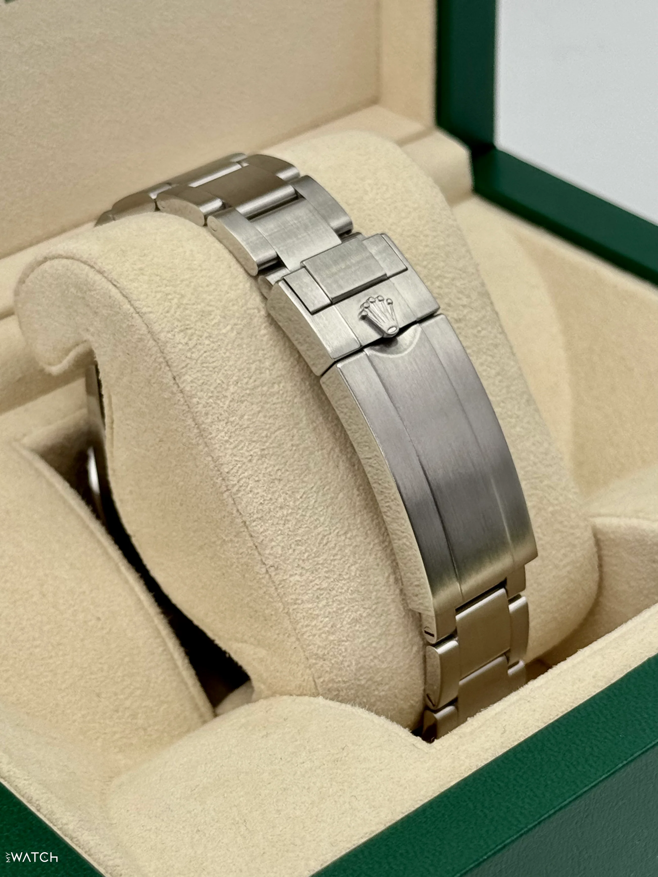 2015 Rolex Submariner "Hulk" 40mm 116610LV Green Dial - Image 2