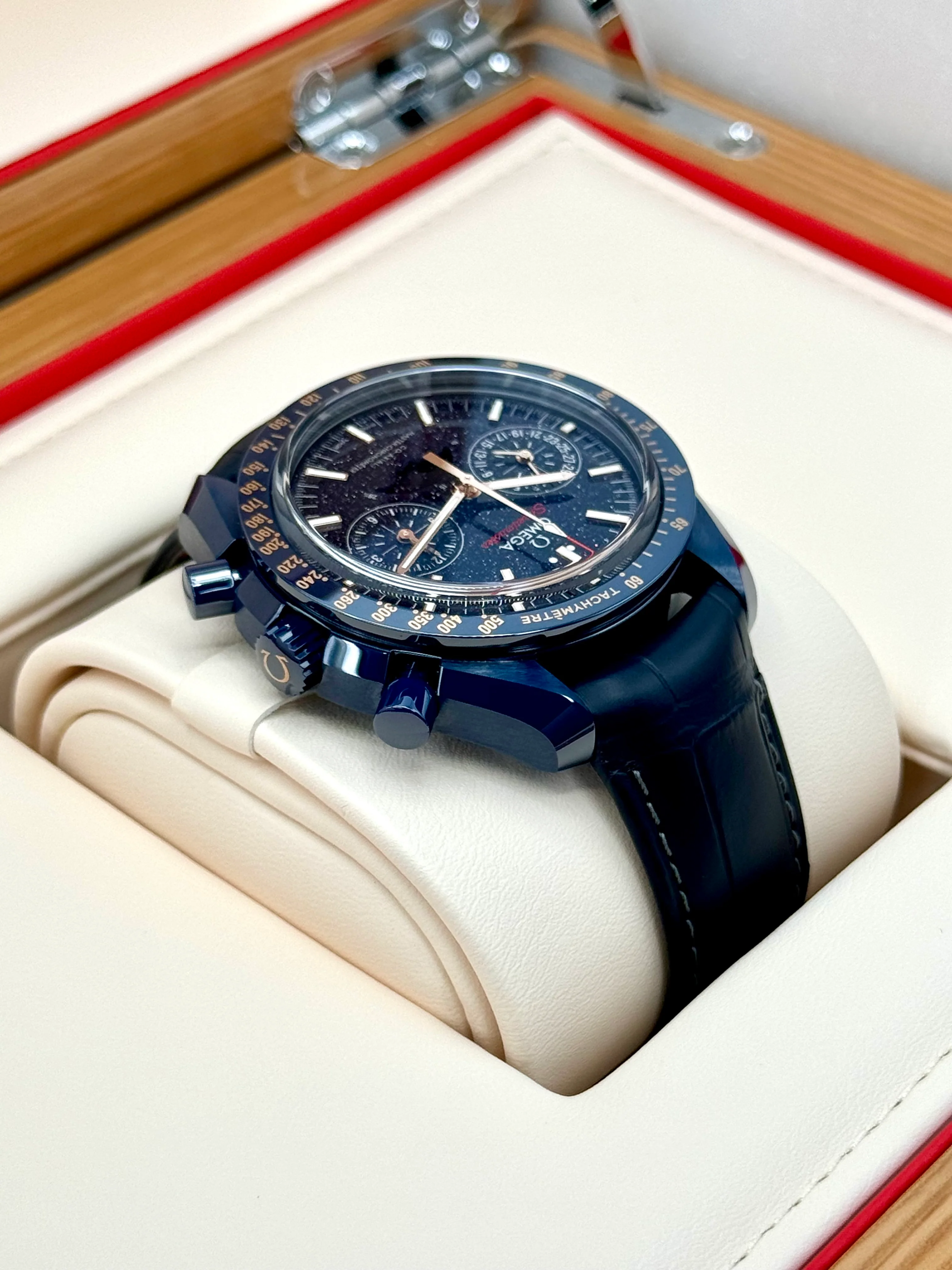 New 2024 Omega Speedmaster Moonphase 44.2mm 30493445203001 Blue Dial - Image 8