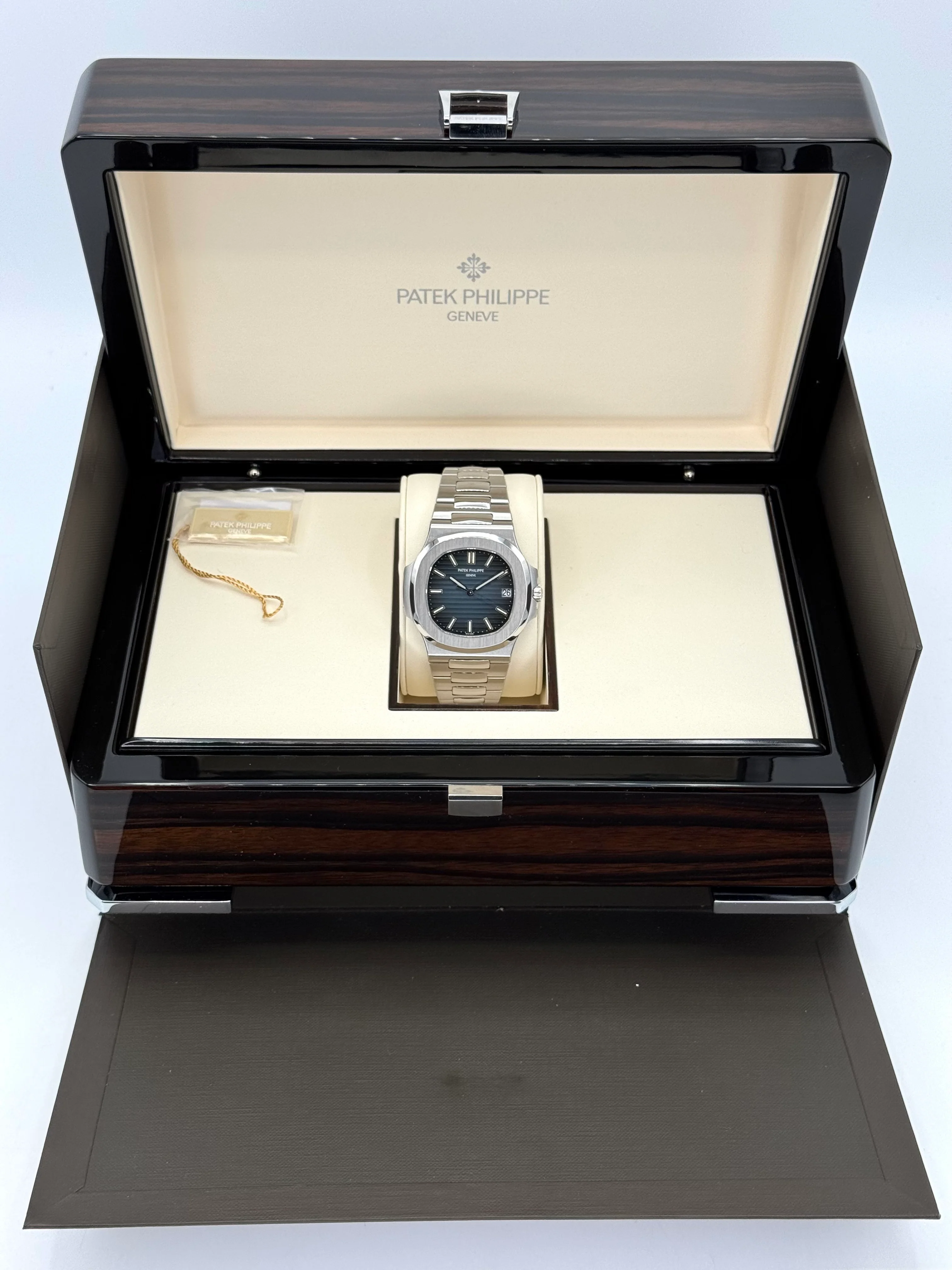 Patek Philippe Nautilus 40mm 5711/1A tainless Steel Blue Dial - Image 9