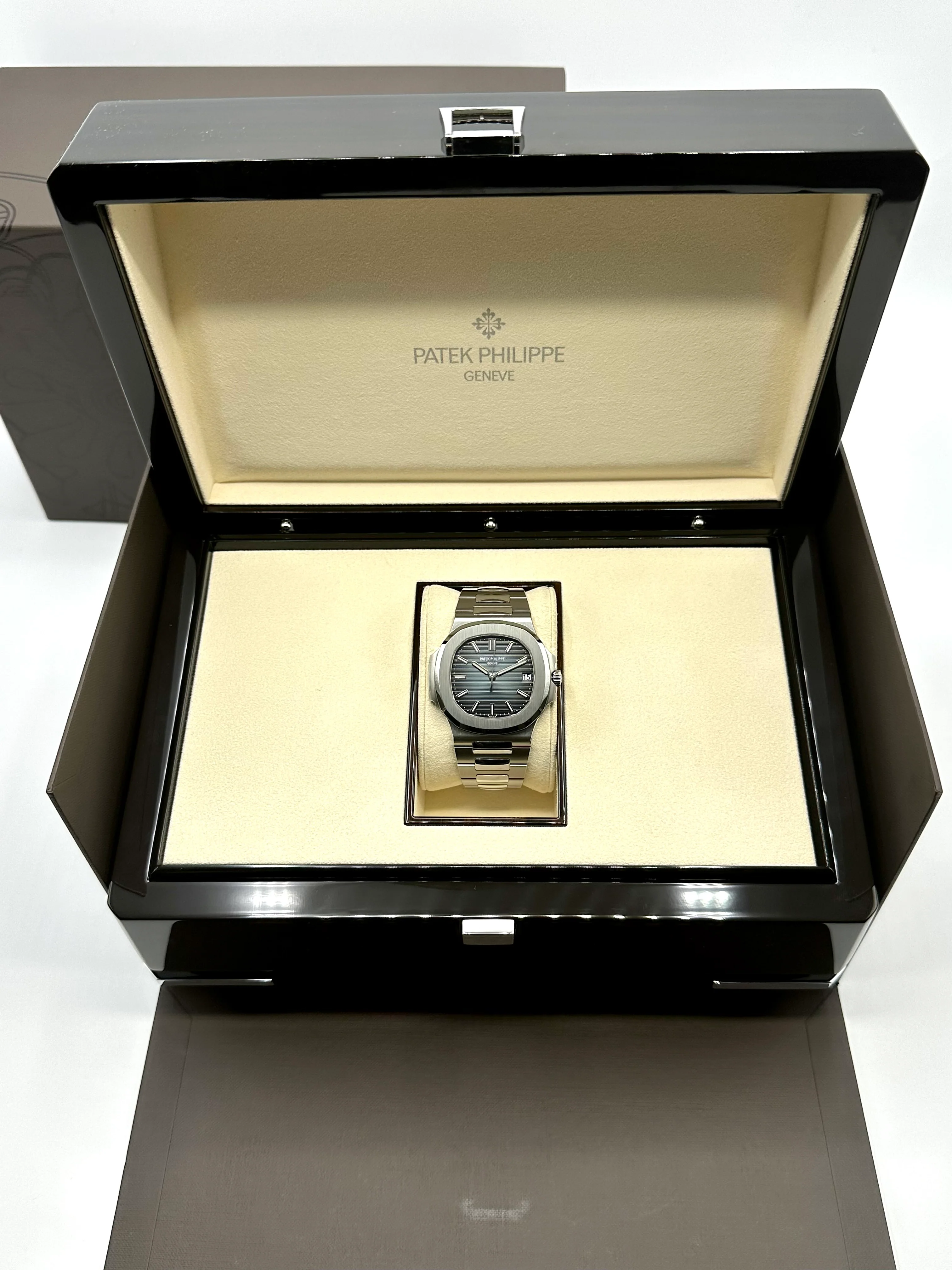 Patek Philippe 40mm 5711/1A-010 Nautilus Stainless Steel Blue Dial - Image 12
