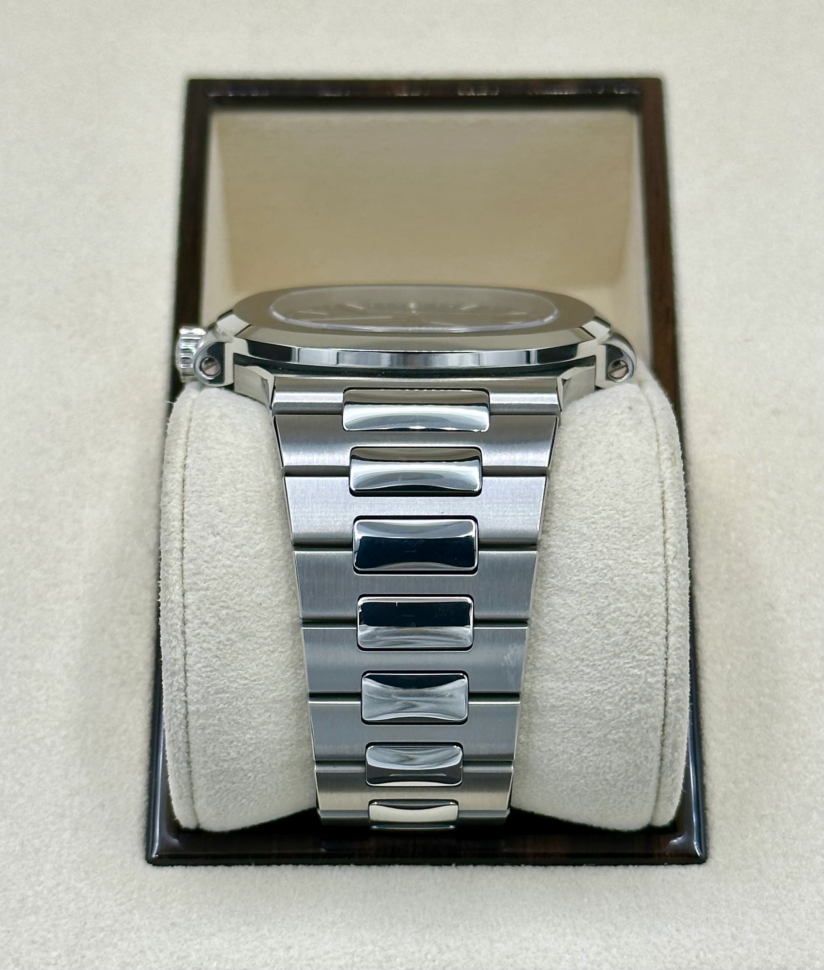 Patek Philippe 40mm 5711/1A-010 Nautilus Stainless Steel Blue Dial - Image 4