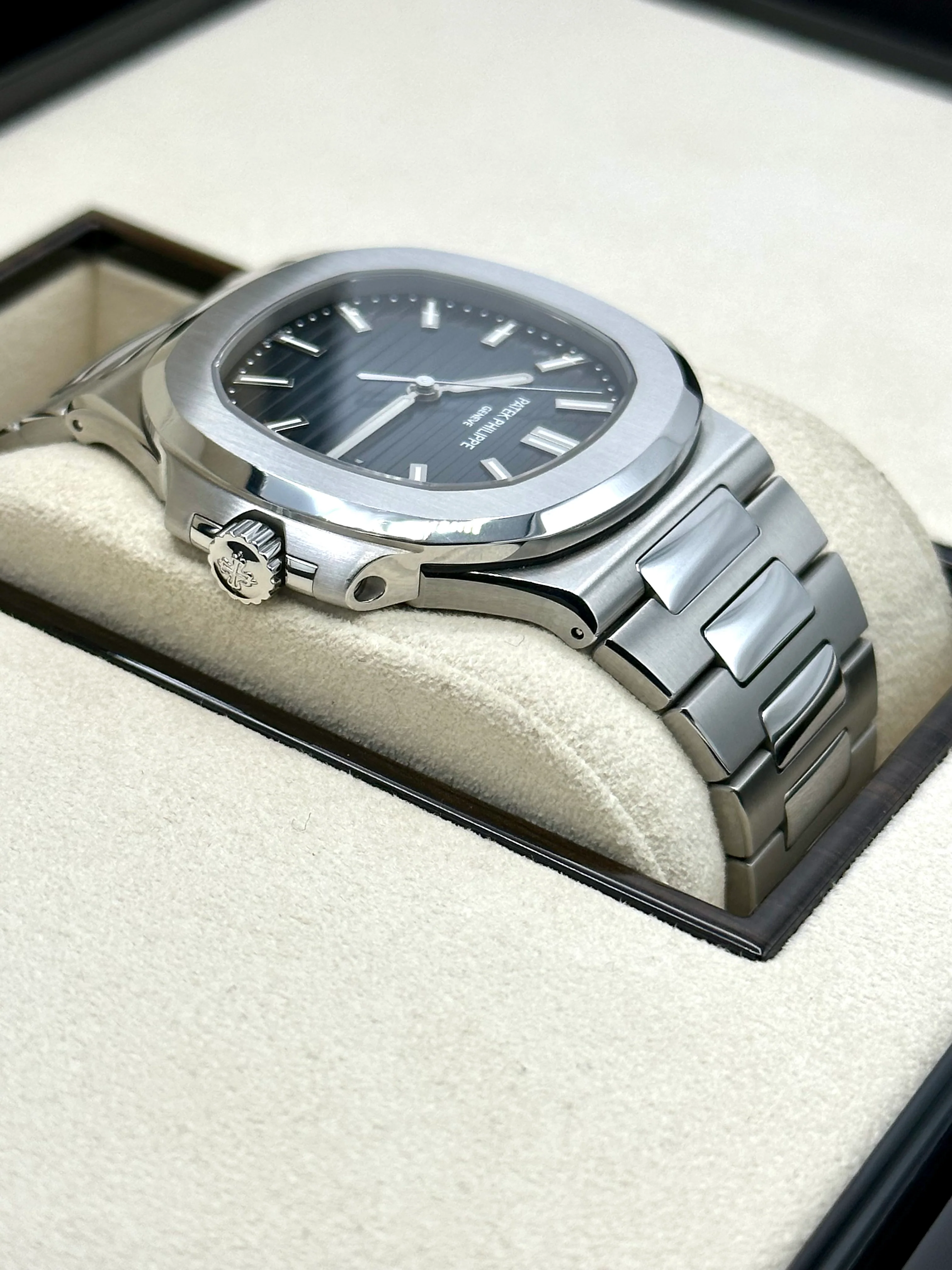 Patek Philippe 40mm 5711/1A-010 Nautilus Stainless Steel Blue Dial - Image 7
