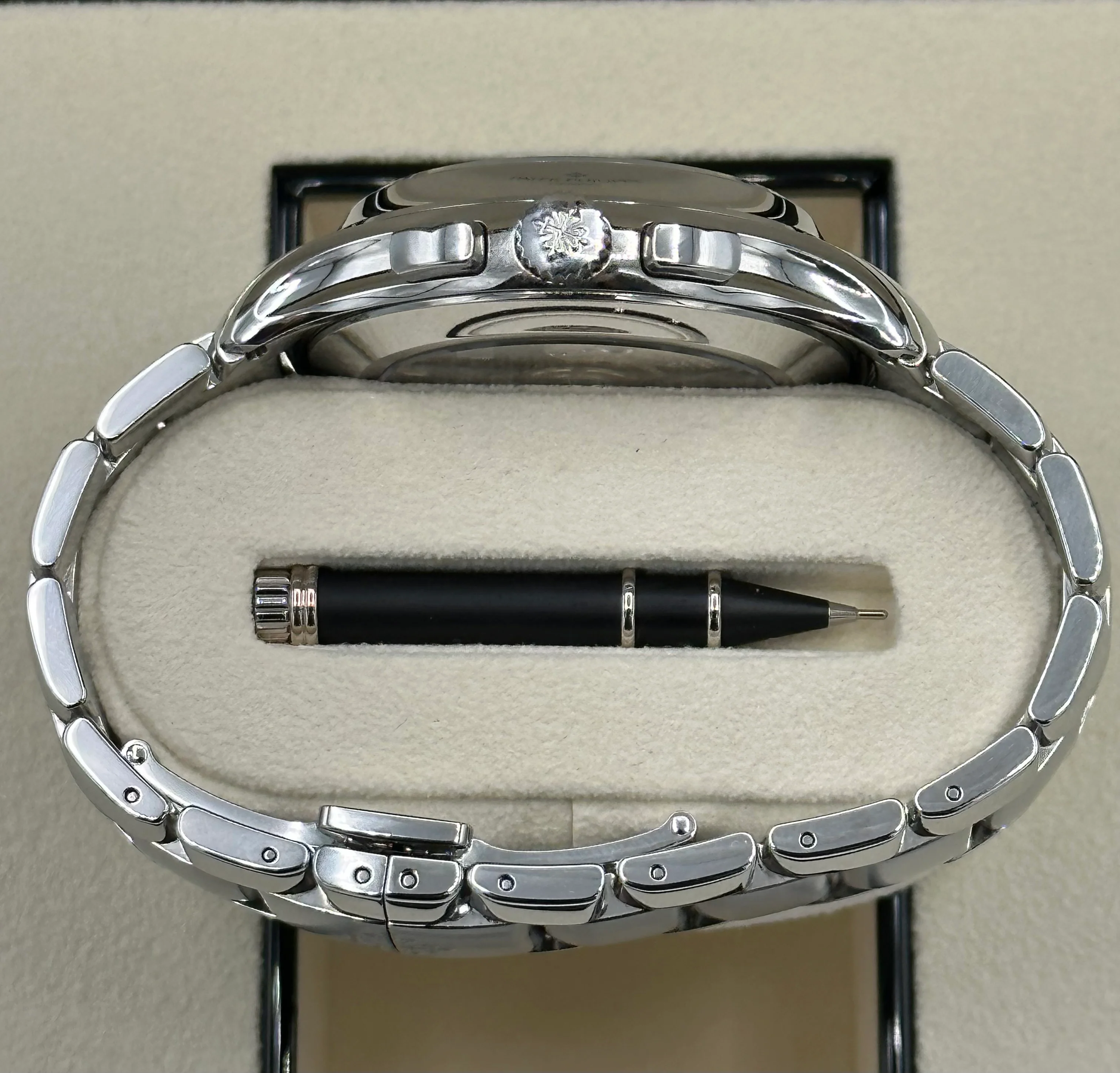 2021 Patek Philippe 42mm 5905/1A Annual Flyback Chronograph Olive Dial - Image 10