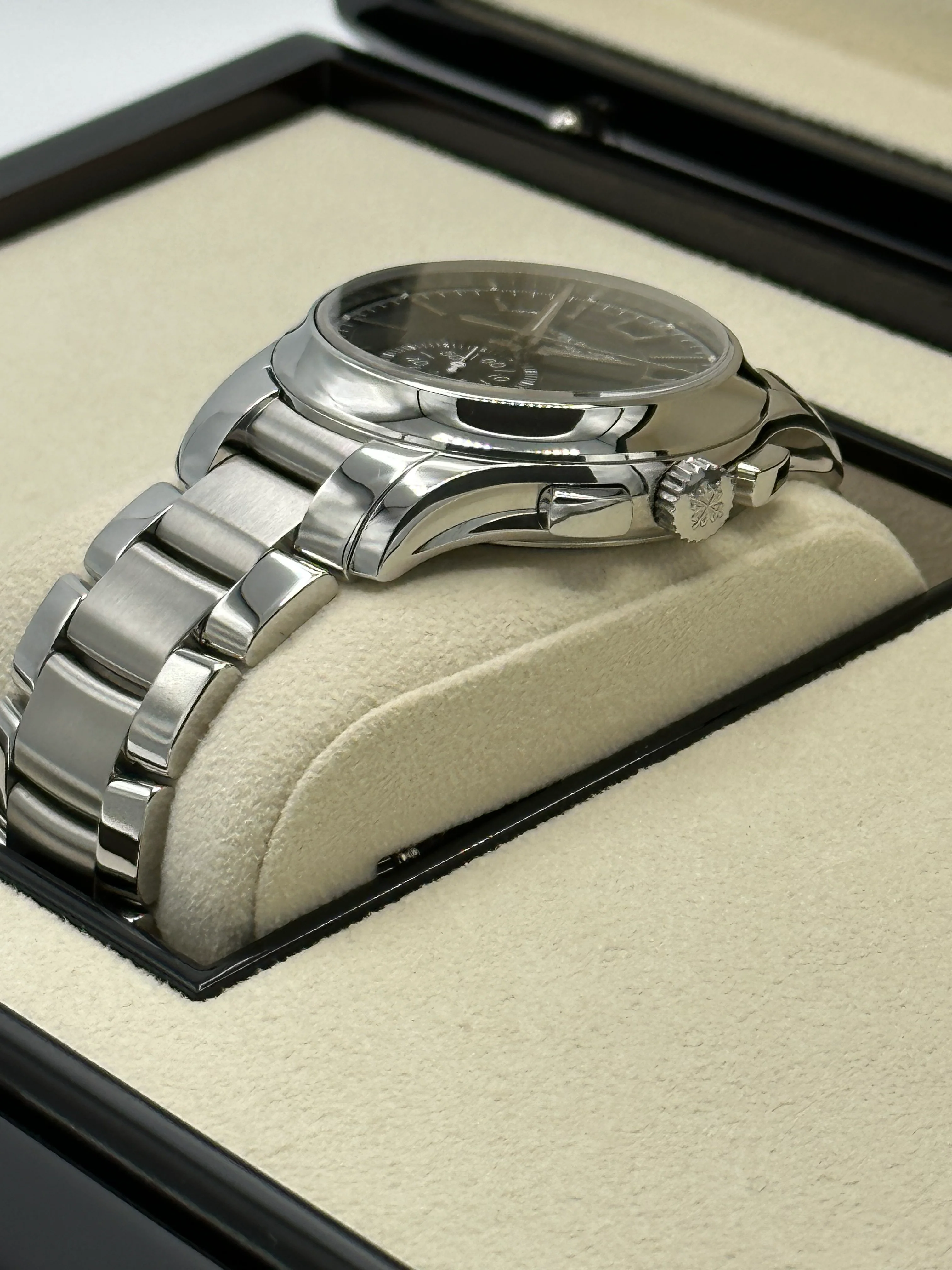 2021 Patek Philippe 42mm 5905/1A Annual Flyback Chronograph Olive Dial - Image 5