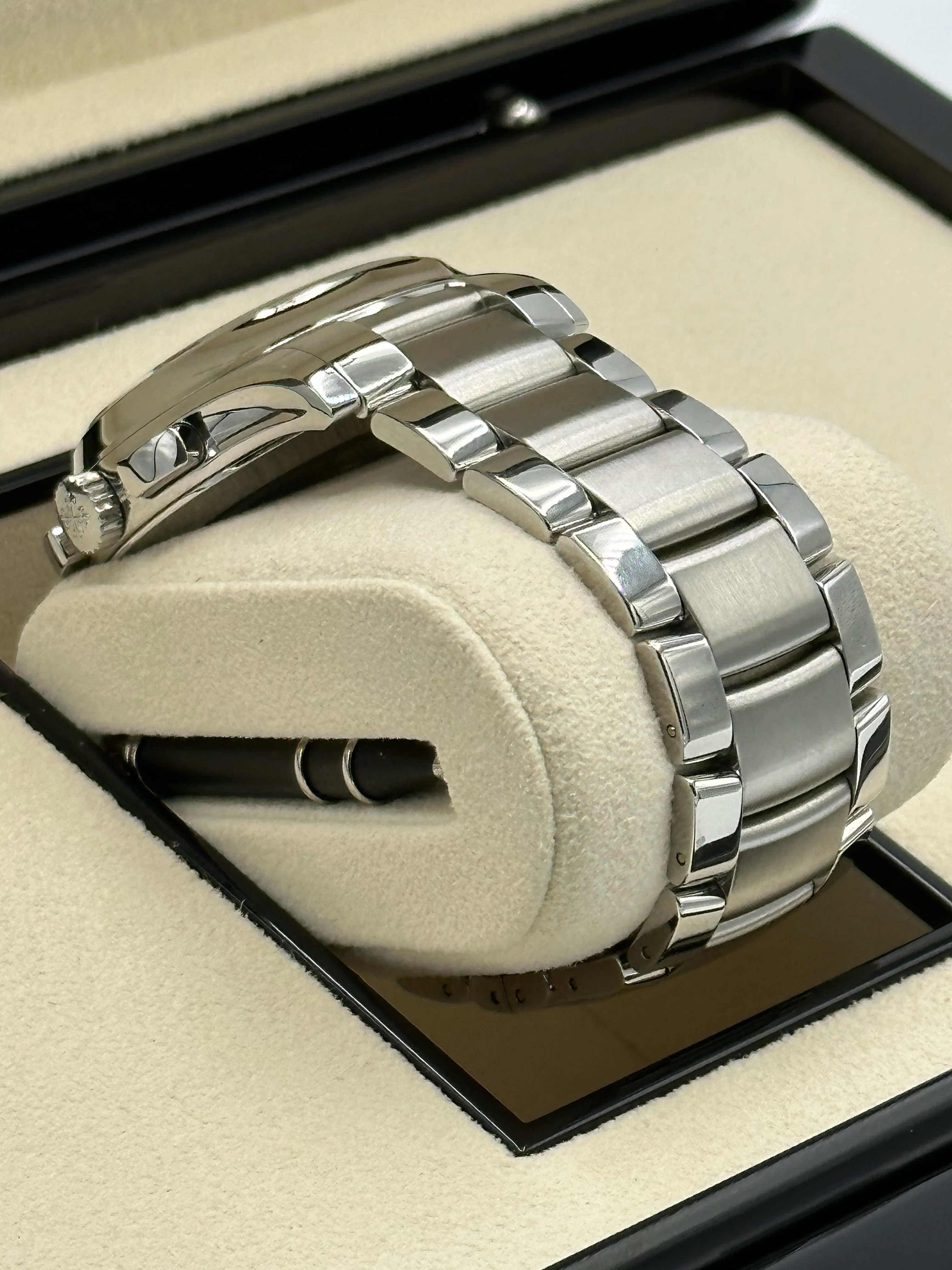 2021 Patek Philippe 42mm 5905/1A Annual Flyback Chronograph Olive Dial - Image 6