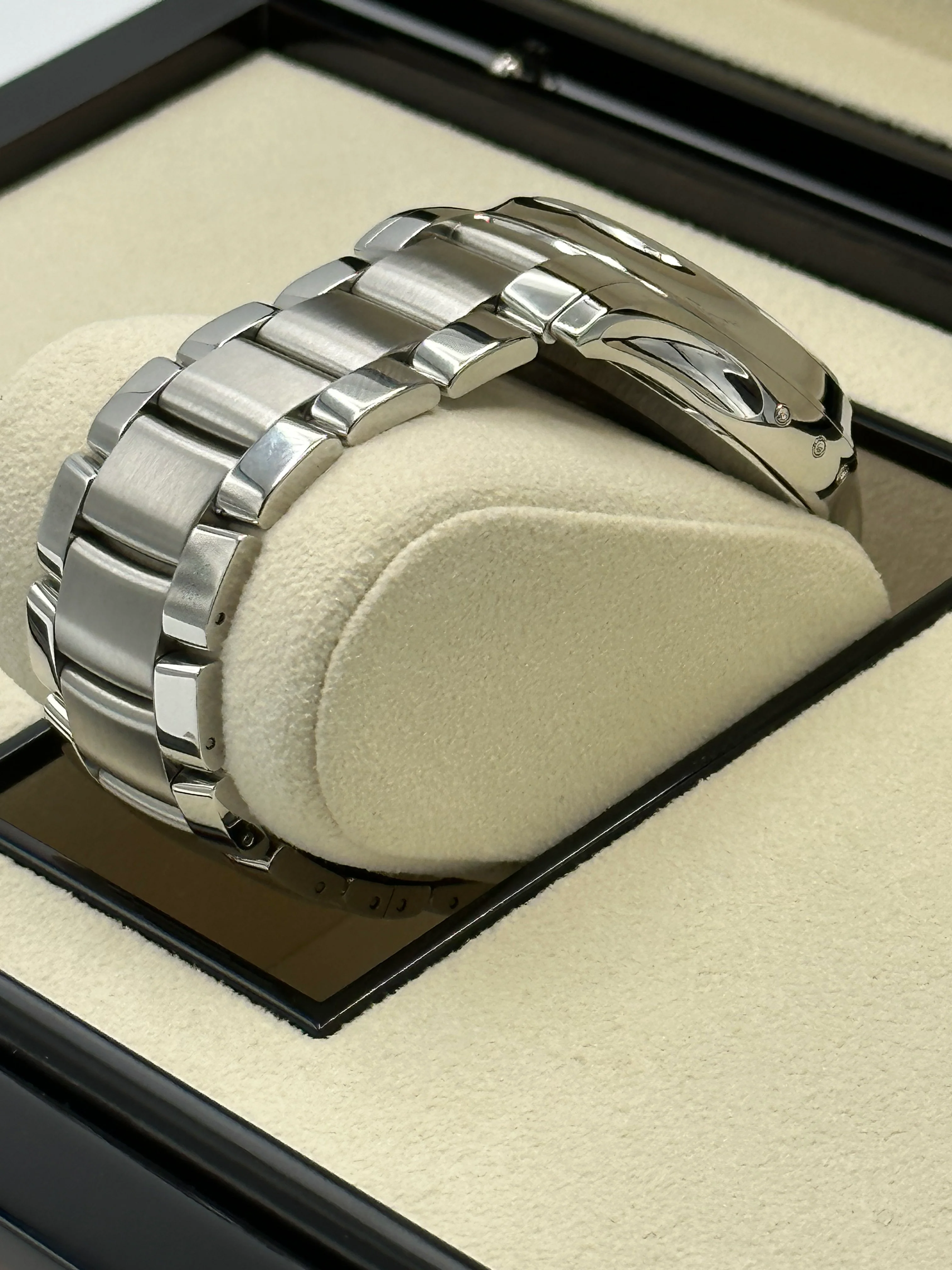 2021 Patek Philippe 42mm 5905/1A Annual Flyback Chronograph Olive Dial - Image 7