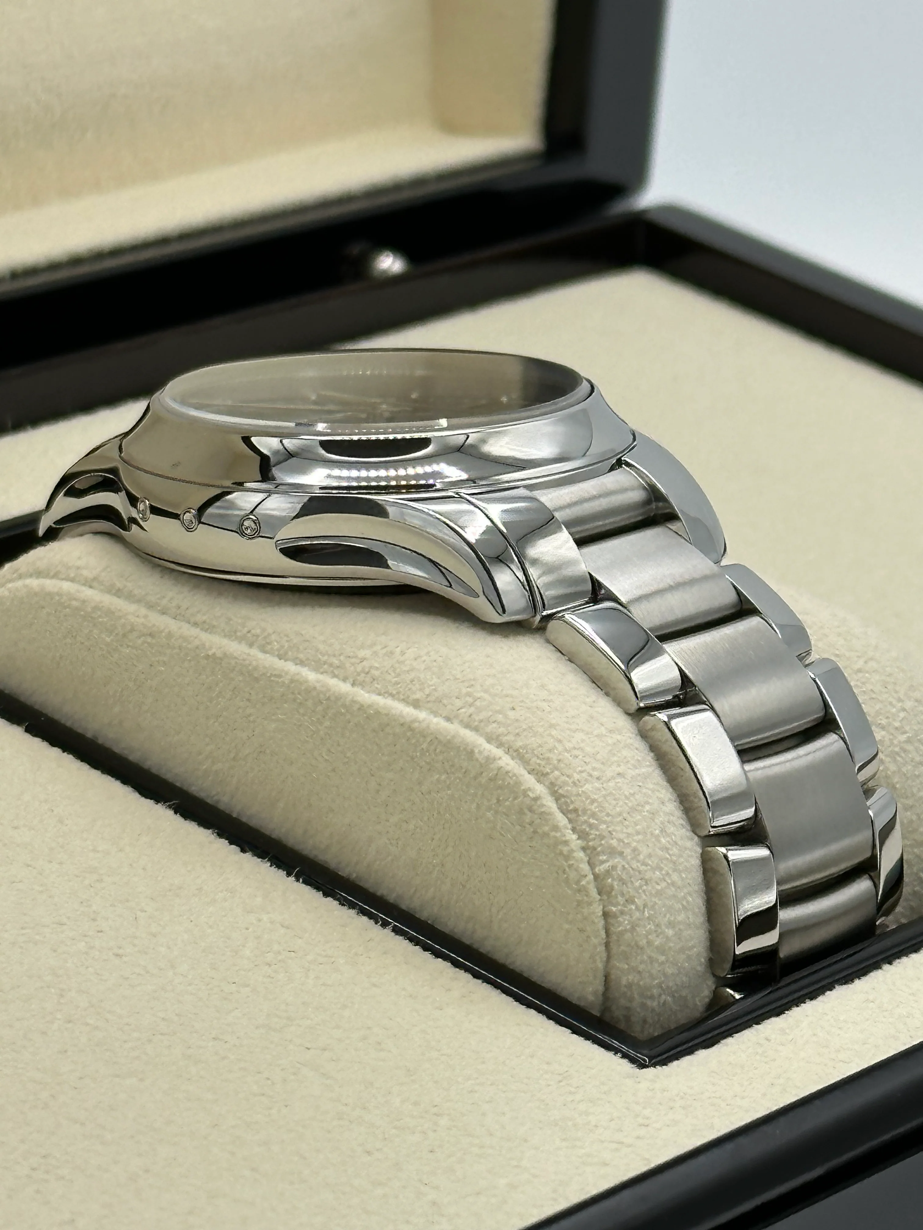 2021 Patek Philippe 42mm 5905/1A Annual Flyback Chronograph Olive Dial - Image 8