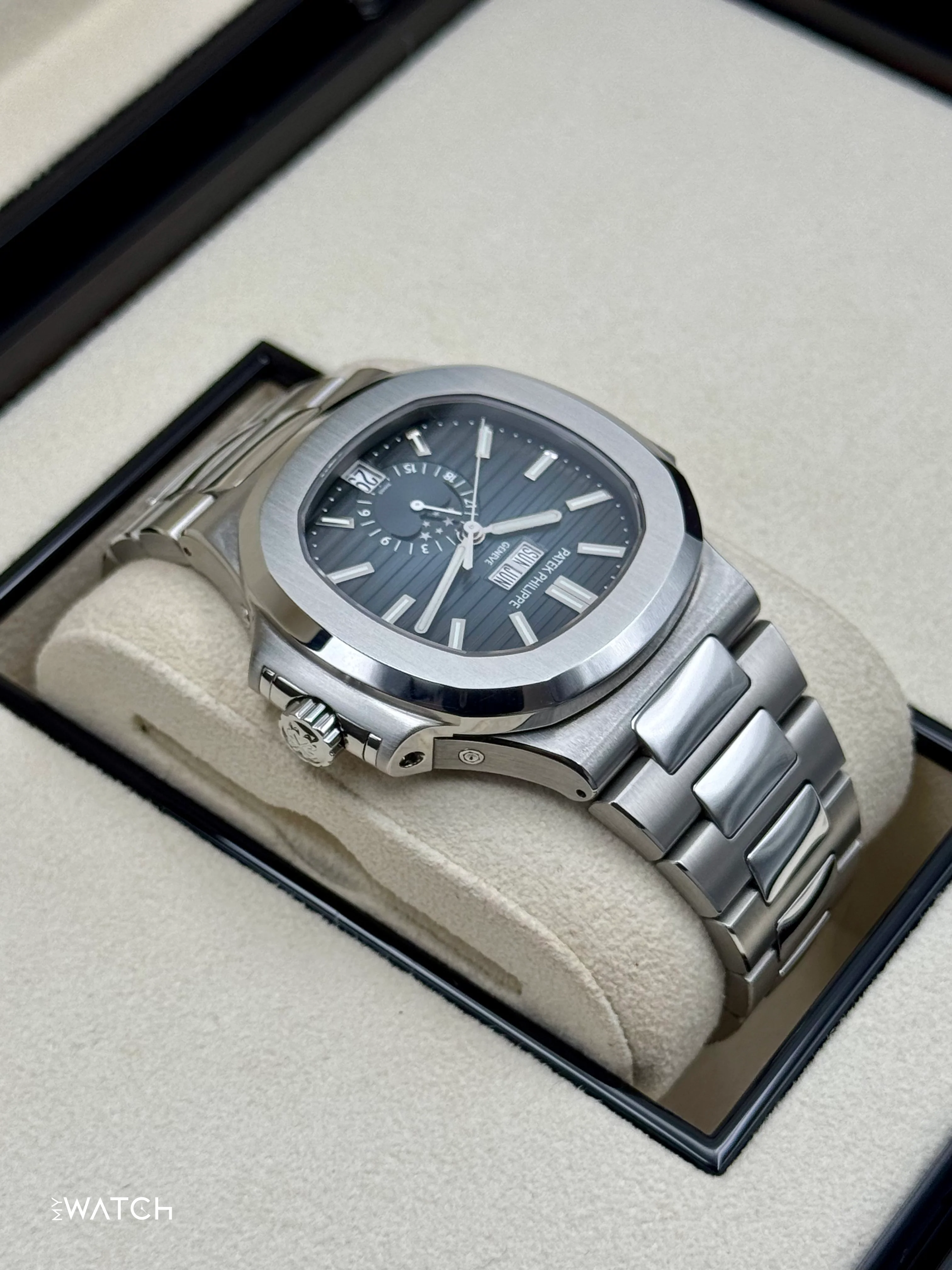 2022 Patek Philippe Nautilus Moonphase 40.5mm 5726/1A-014 Blue Dial - Image 8