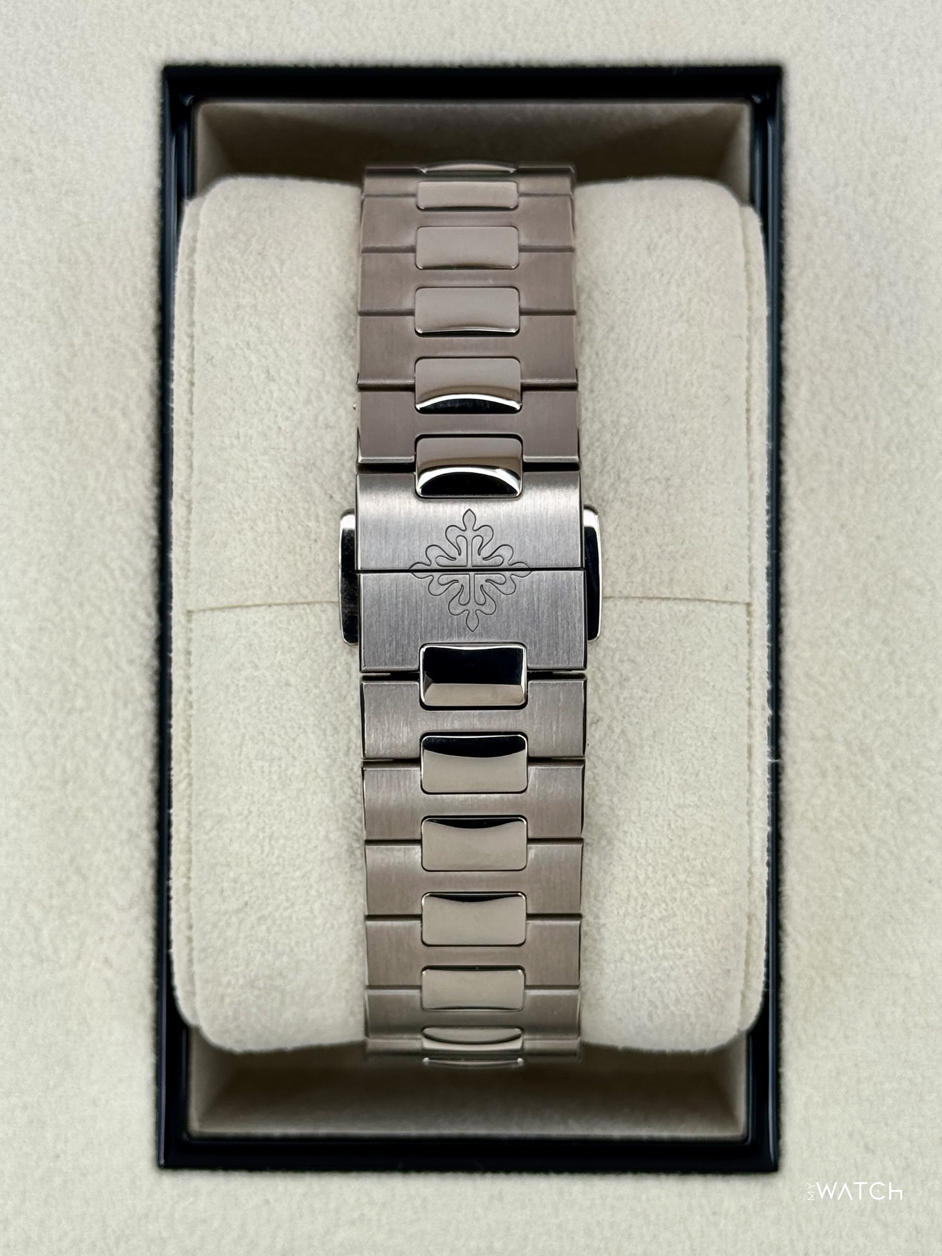 Patek Philippe Nautilus Perpetual Calendar 40mm 5740/1G-001 Blue Dial - Image 2