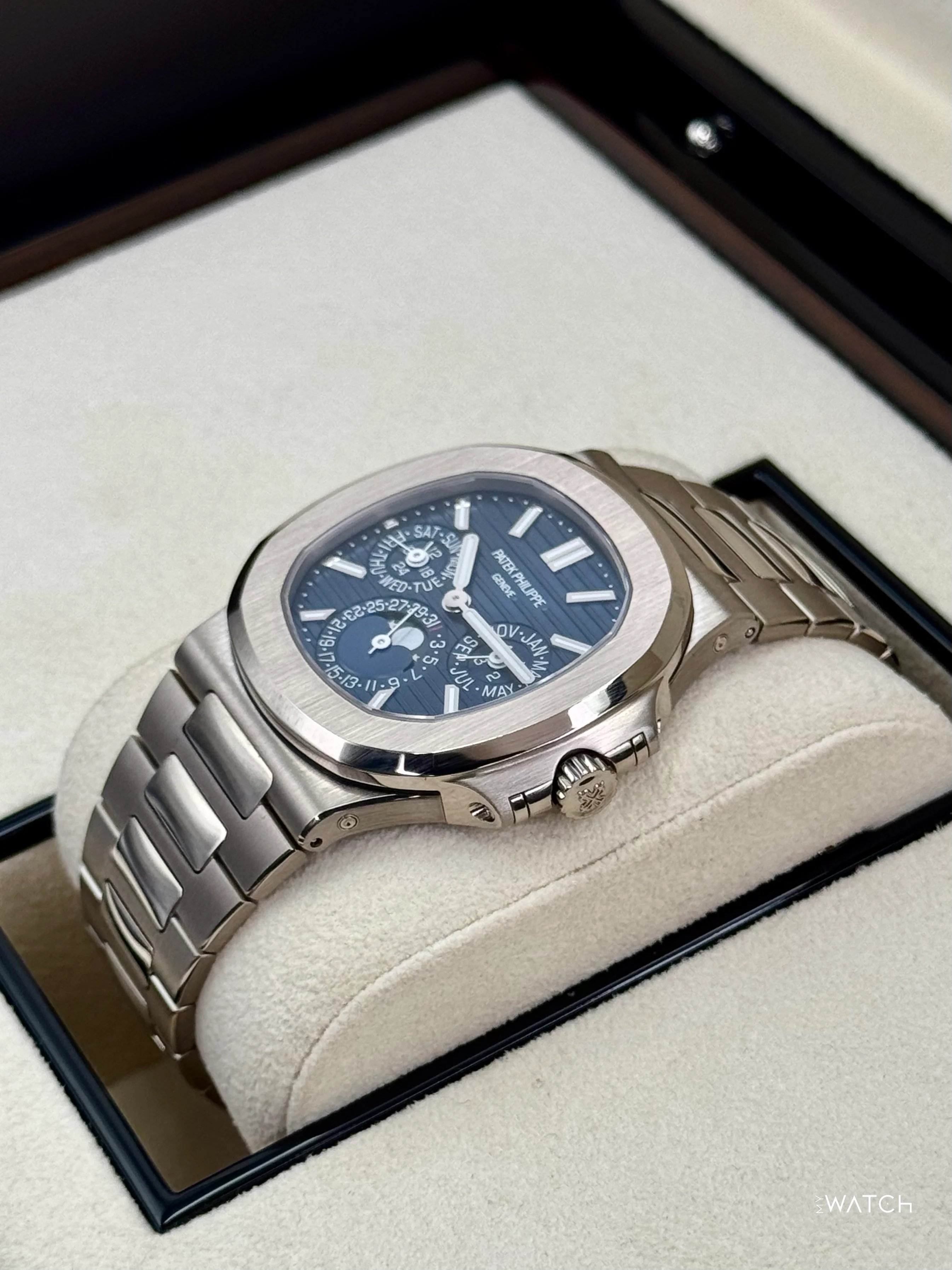Patek Philippe Nautilus Perpetual Calendar 40mm 5740/1G-001 Blue Dial - Image 5