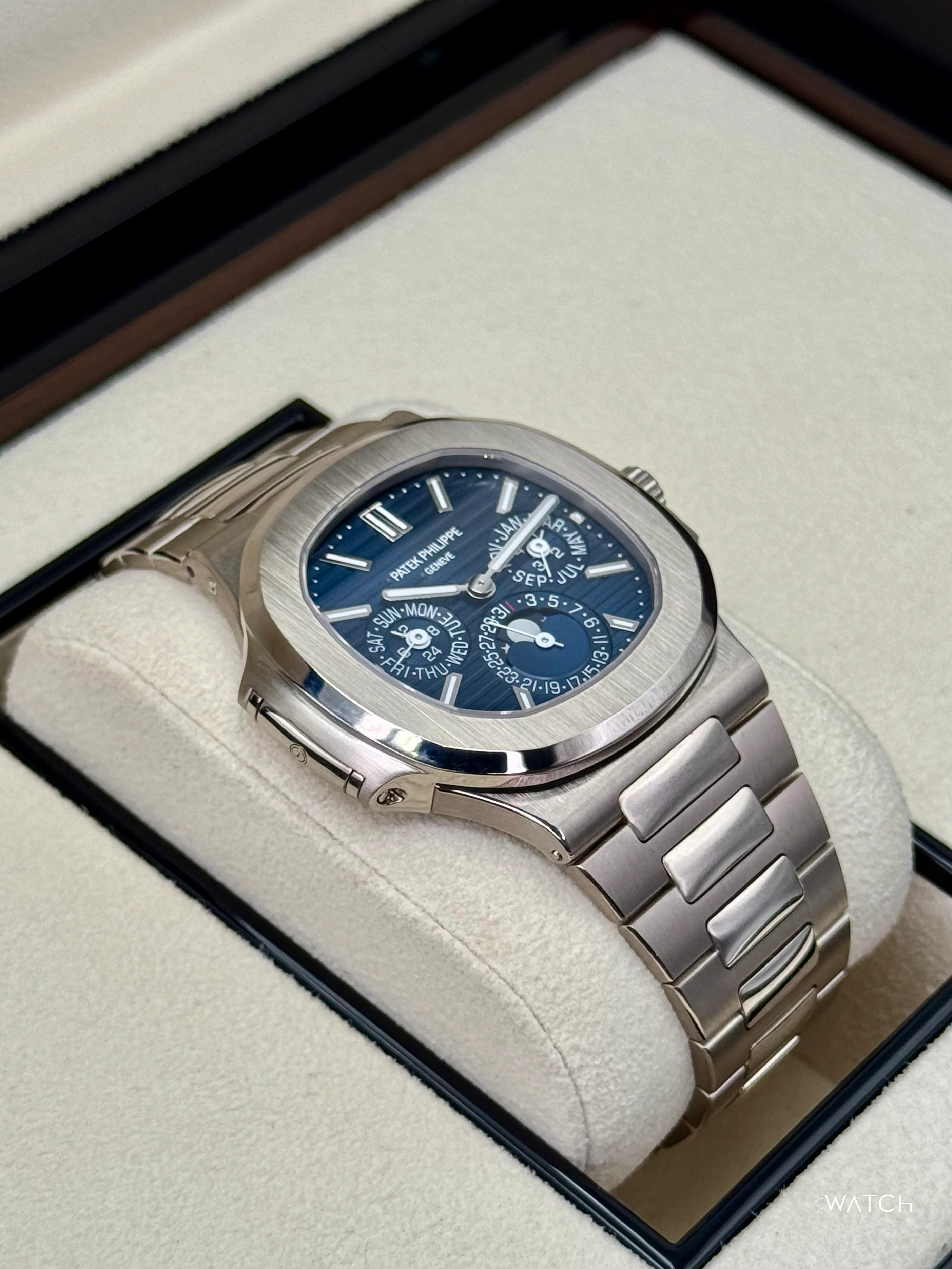Patek Philippe Nautilus Perpetual Calendar 40mm 5740/1G-001 Blue Dial - Image 6