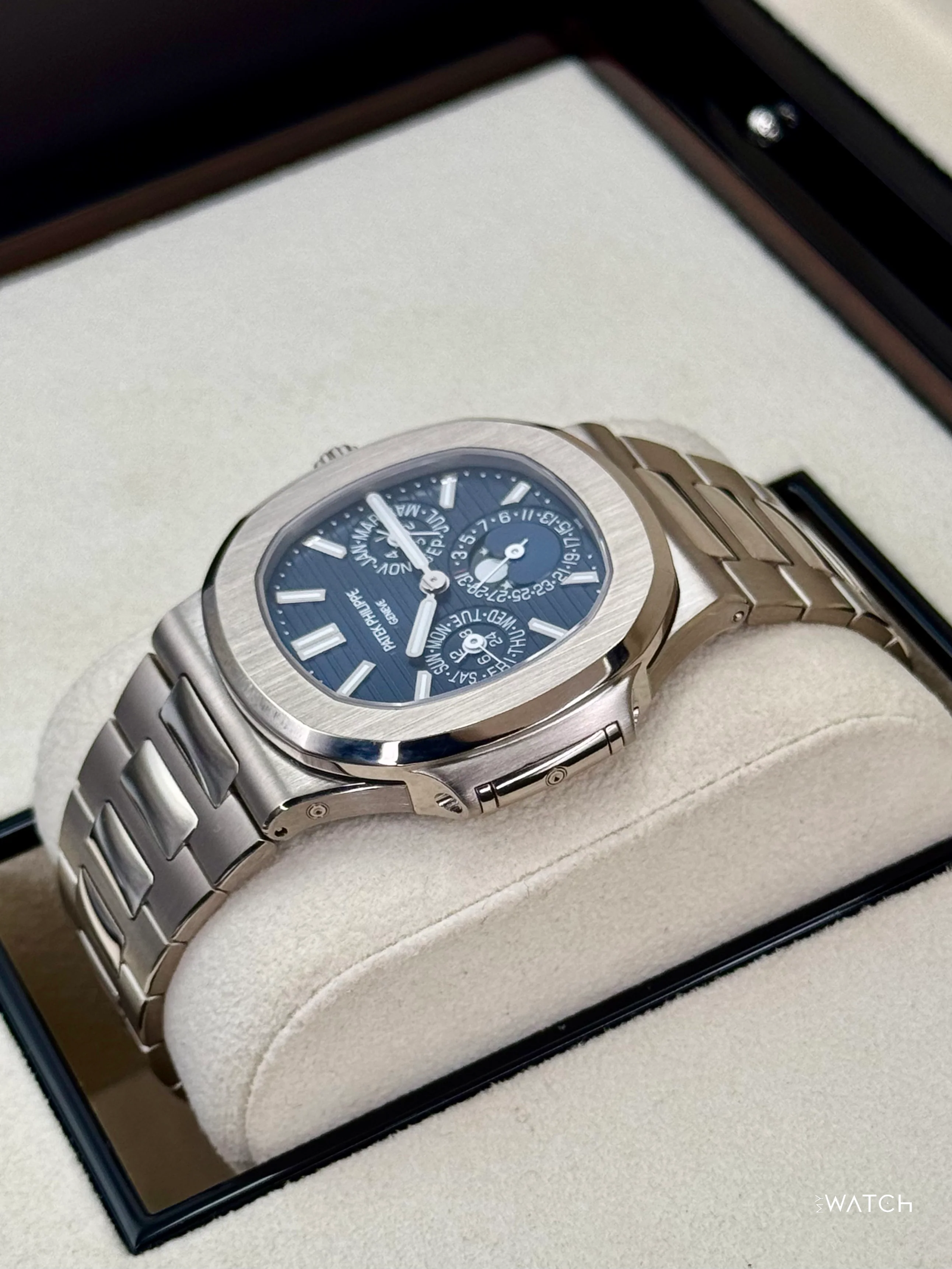 Patek Philippe Nautilus Perpetual Calendar 40mm 5740/1G-001 Blue Dial - Image 7