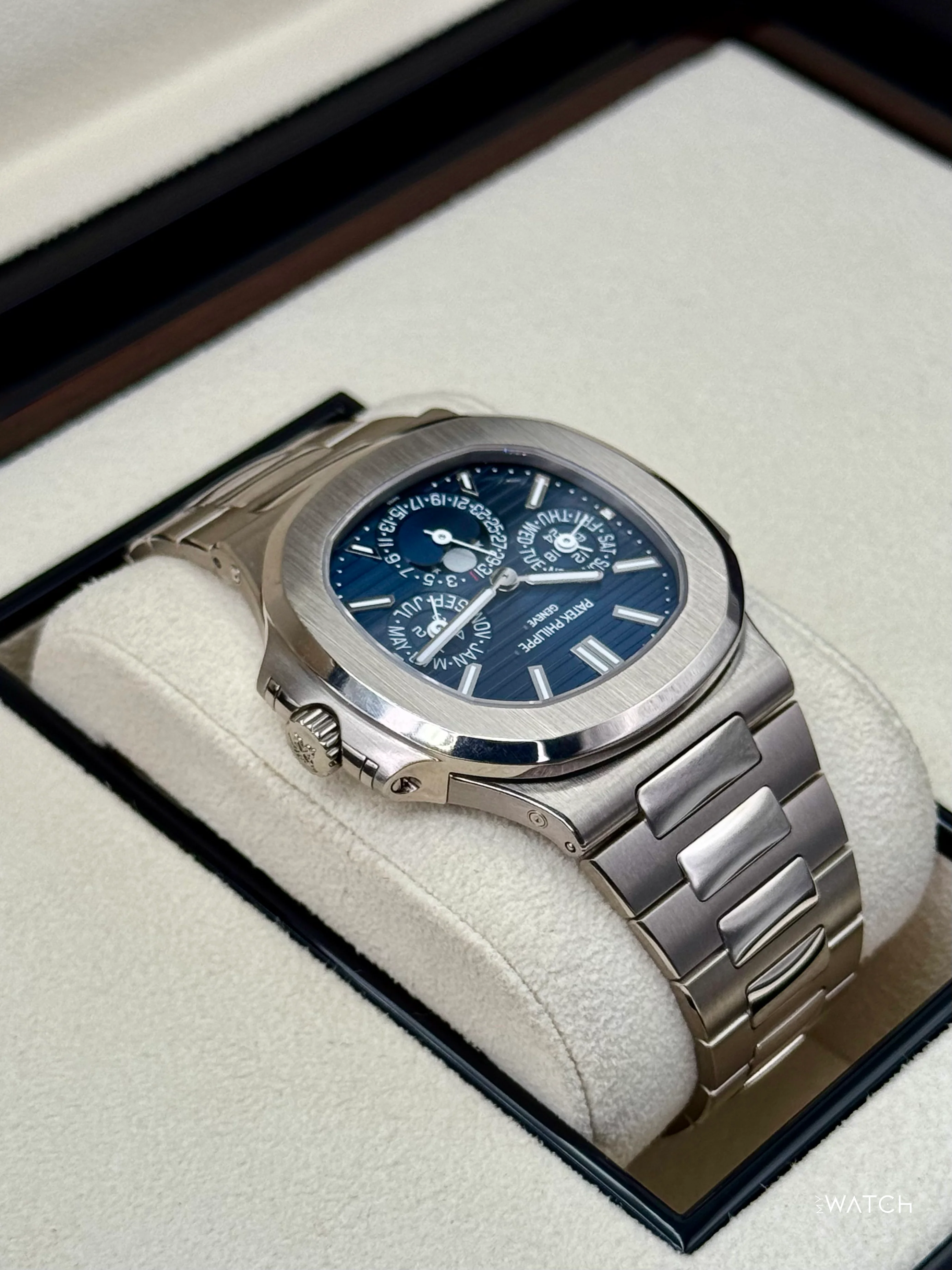 Patek Philippe Nautilus Perpetual Calendar 40mm 5740/1G-001 Blue Dial - Image 8