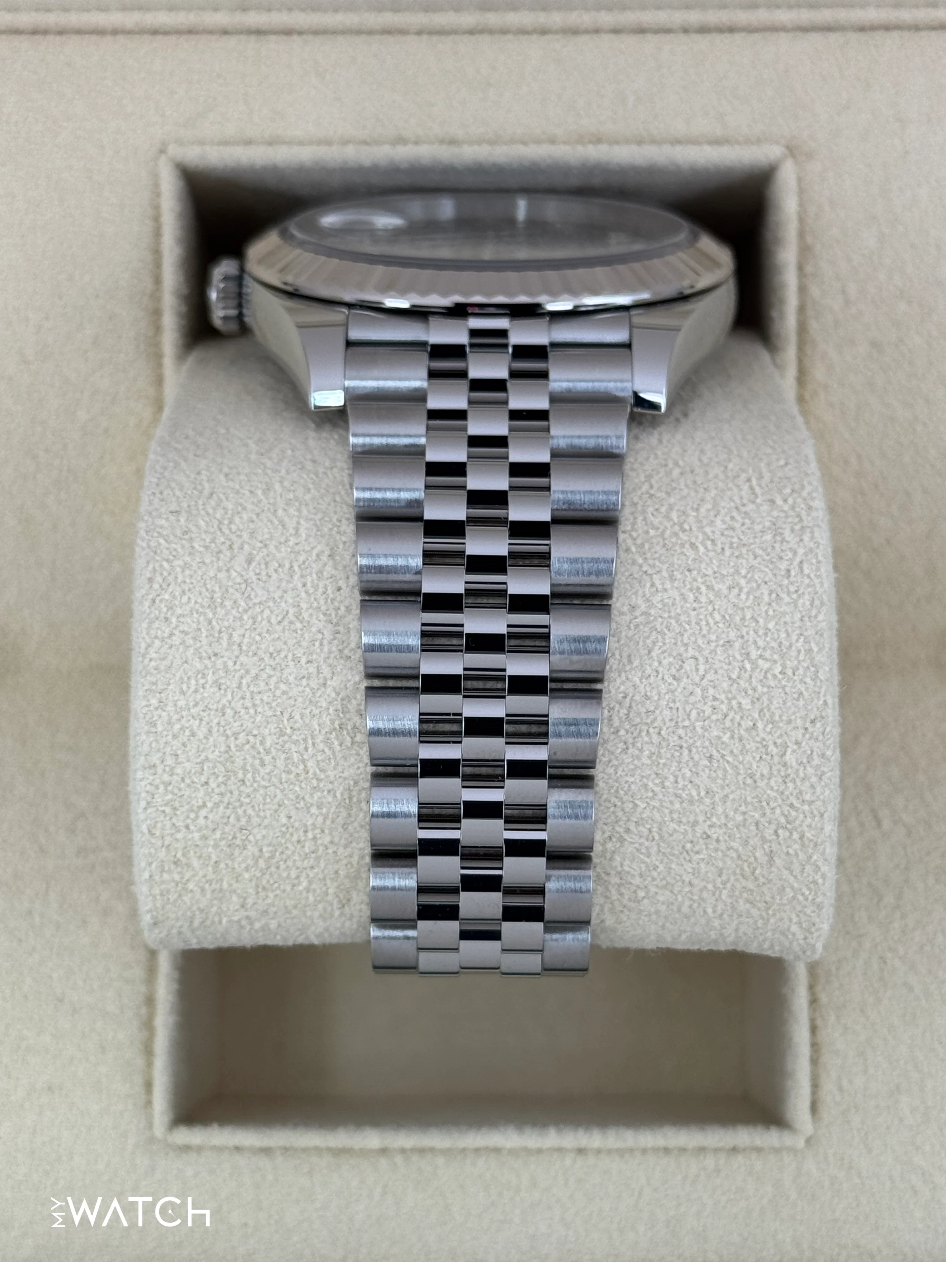 2024 Rolex Datejust 41mm 126334 Stainless Steel Jubilee Rhodium Diamond Dial - Image 4