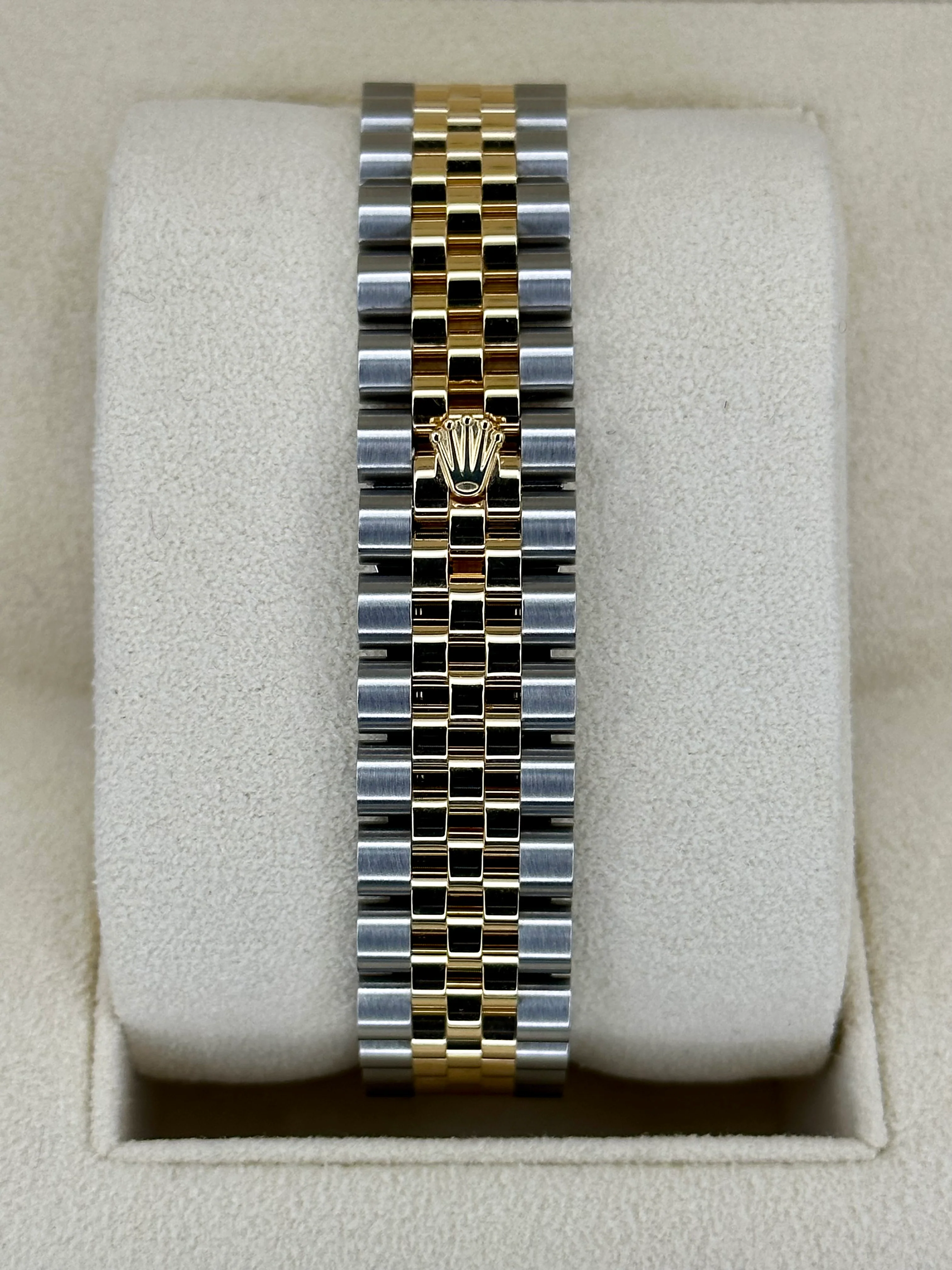NEW 2023 Rolex Datejust 31mm 278273 Two-Tone Jubilee MOP Diamond Dial - Image 2