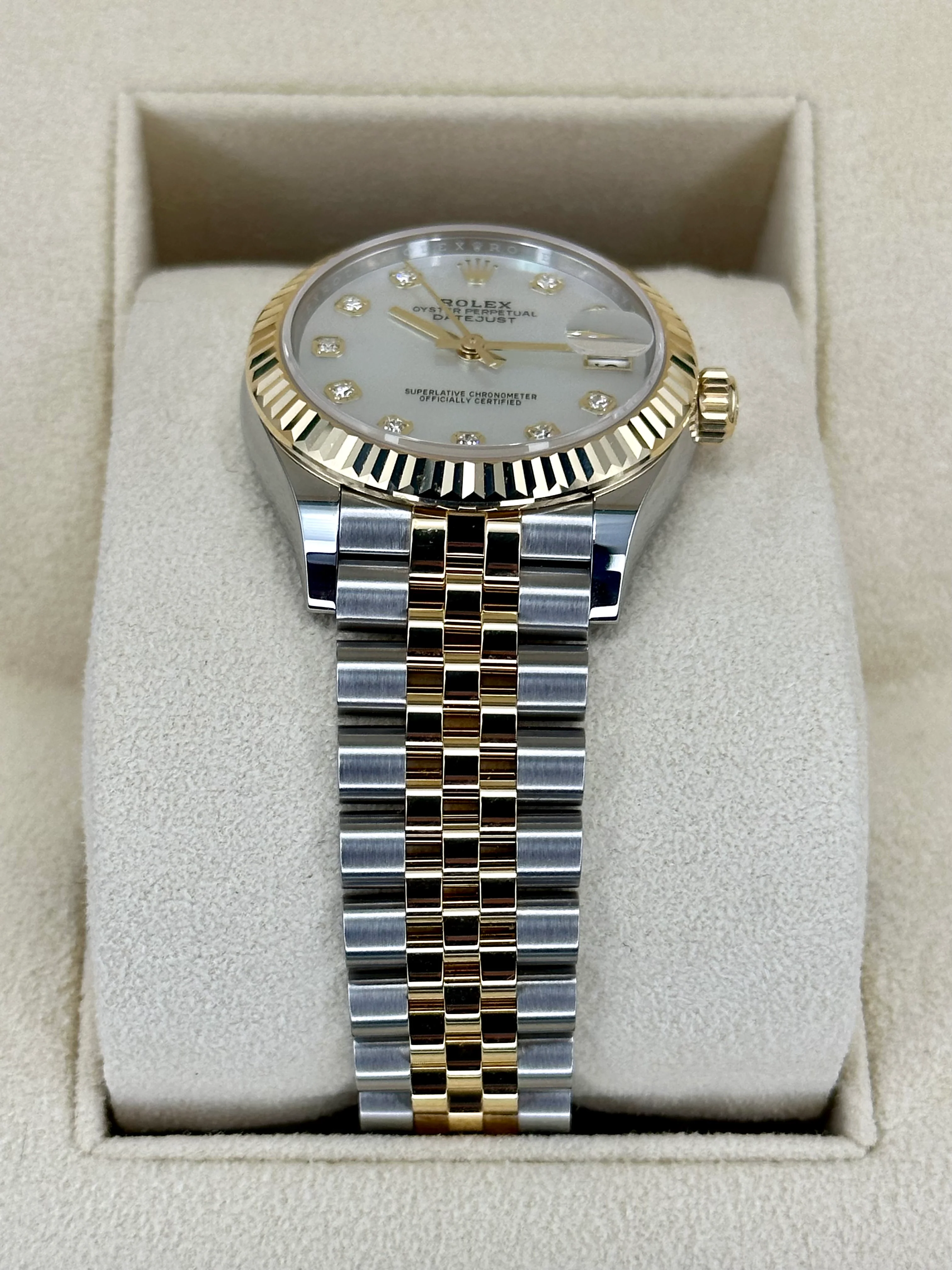NEW 2023 Rolex Datejust 31mm 278273 Two-Tone Jubilee MOP Diamond Dial - Image 3
