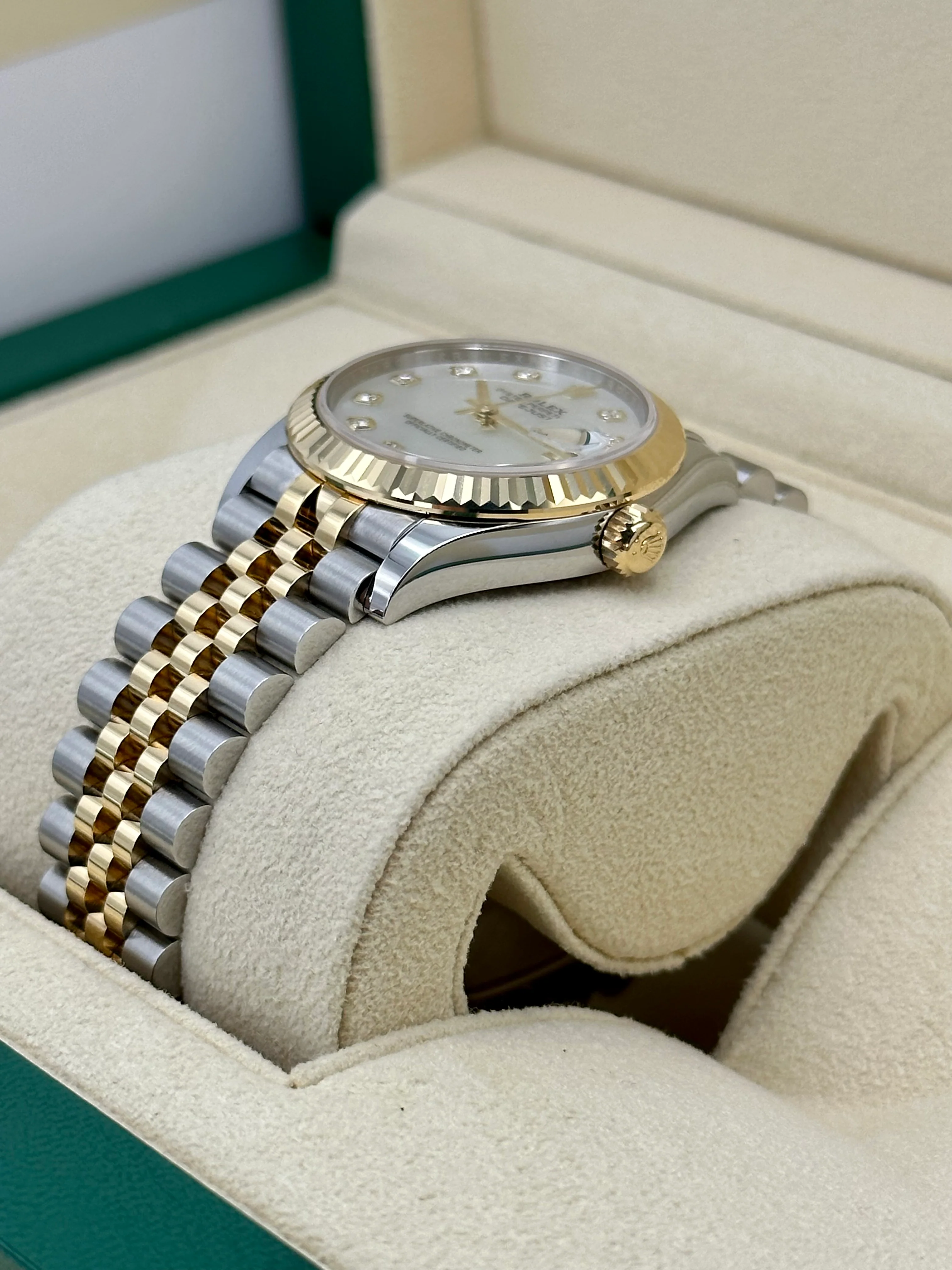NEW 2023 Rolex Datejust 31mm 278273 Two-Tone Jubilee MOP Diamond Dial - Image 5