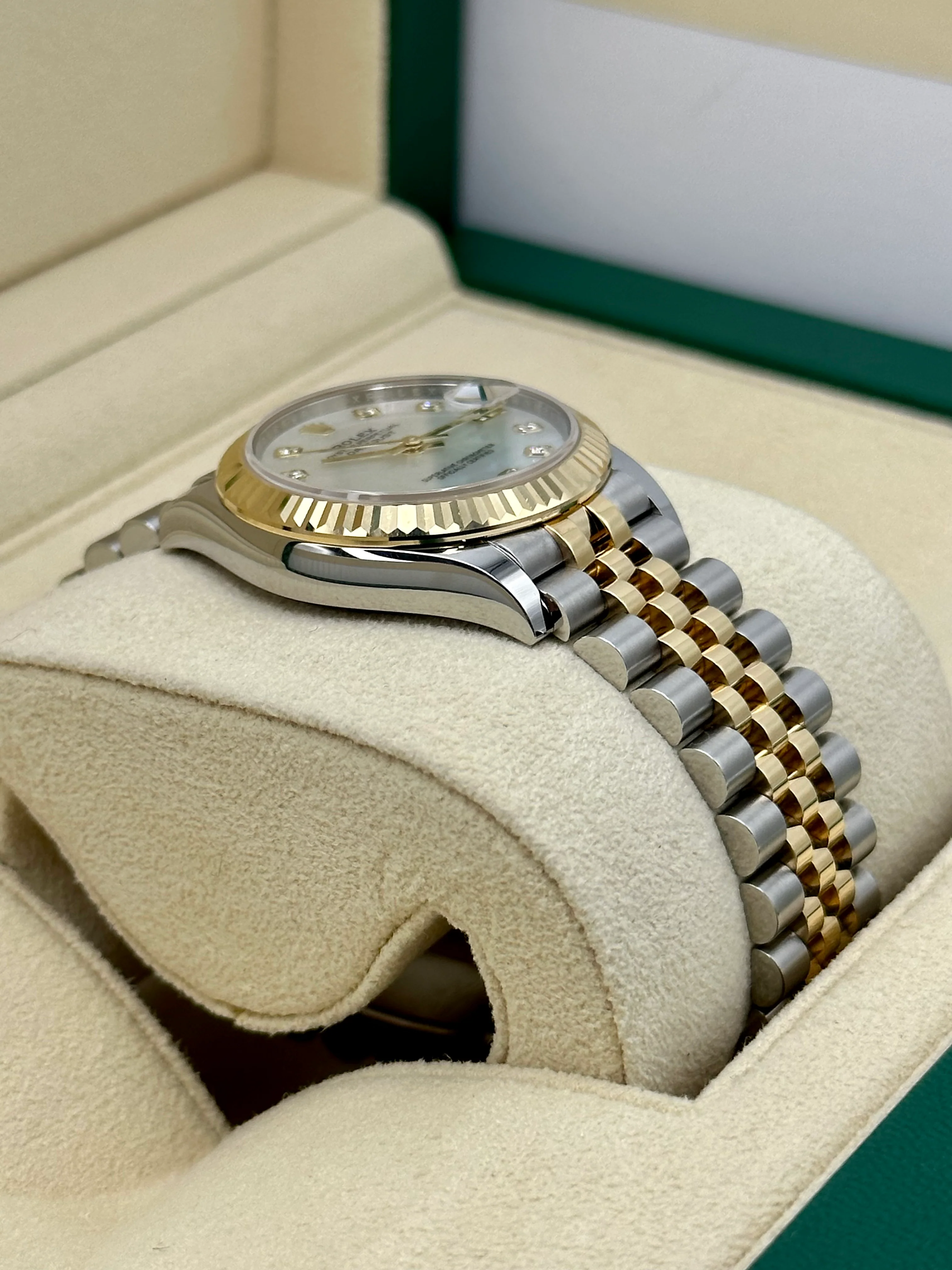 NEW 2023 Rolex Datejust 31mm 278273 Two-Tone Jubilee MOP Diamond Dial - Image 6