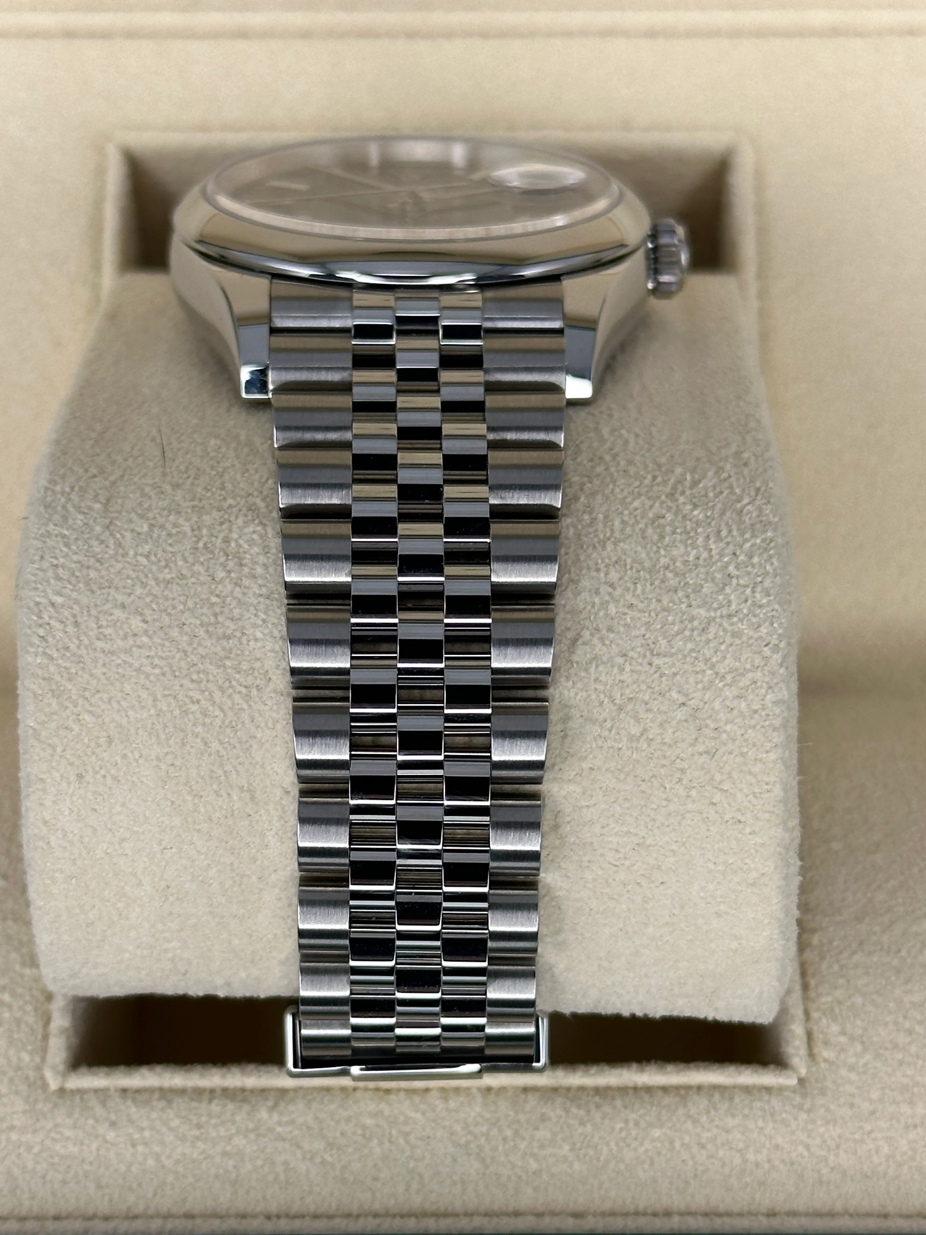NEW 2025 Rolex Datejust 36mm 126200 Jubilee Blue Dial - Image 3