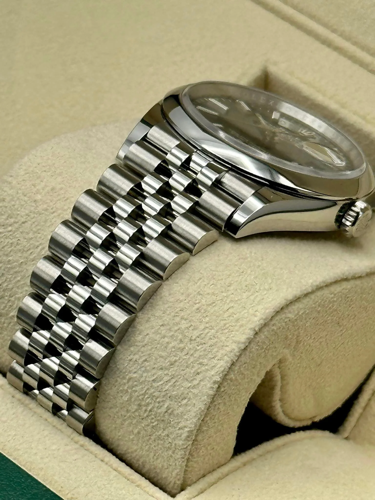 NEW 2025 Rolex Datejust 36mm 126200 Jubilee Mint Green Dial - Image 5