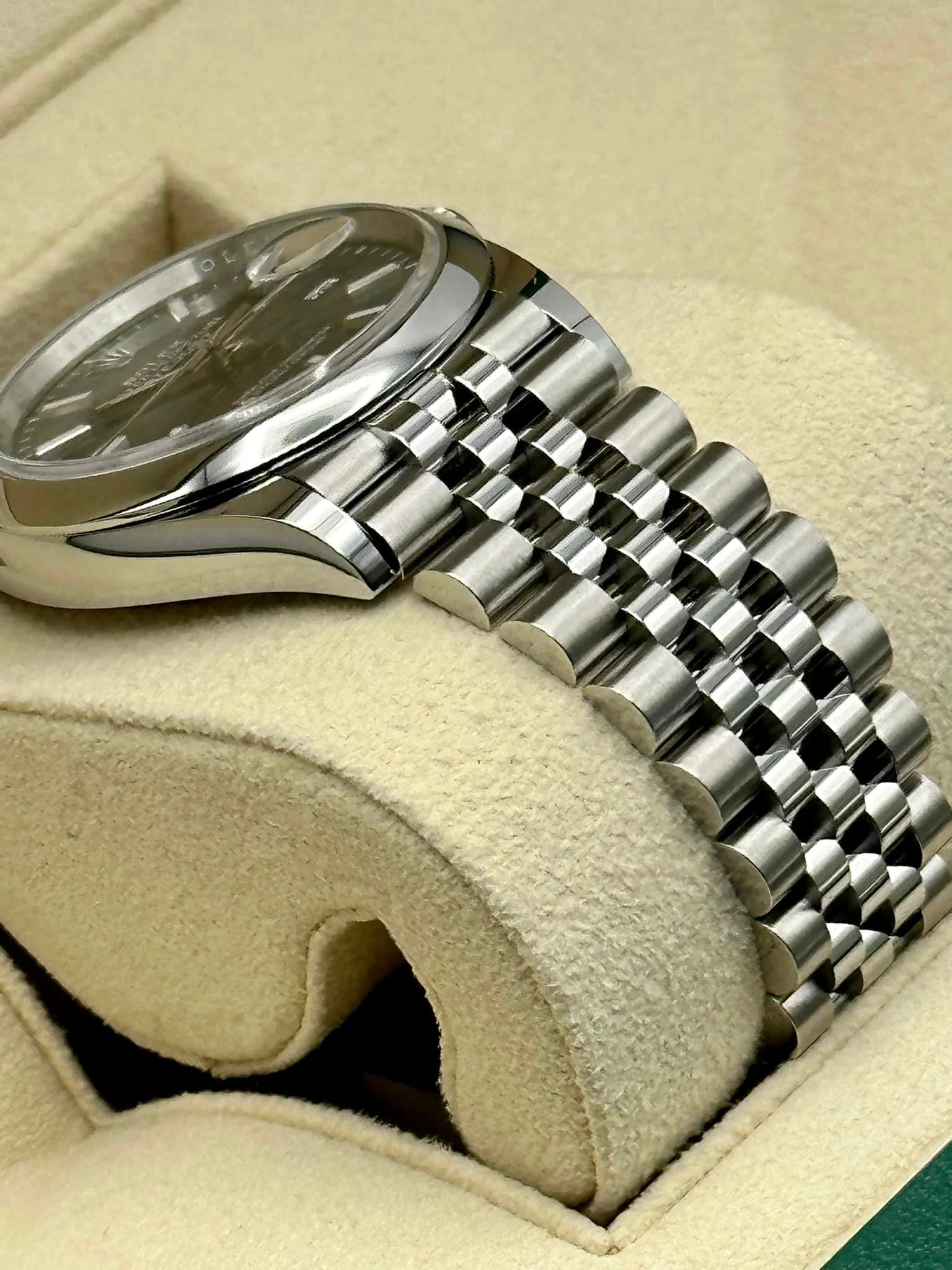 NEW 2025 Rolex Datejust 36mm 126200 Jubilee Mint Green Dial - Image 6