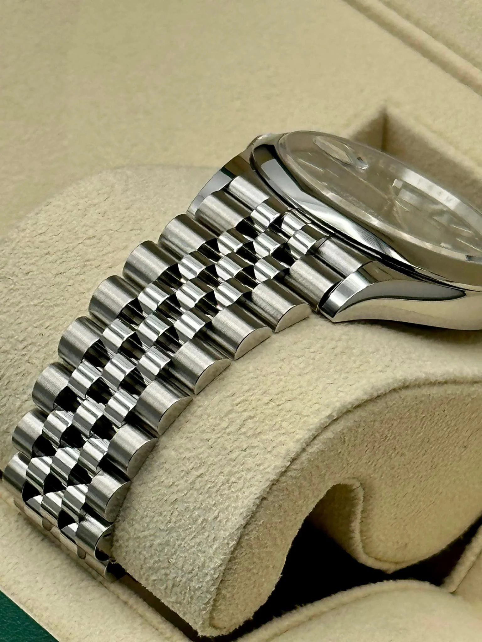 NEW 2025 Rolex Datejust 36mm 126200 Jubilee Mint Green Dial - Image 7