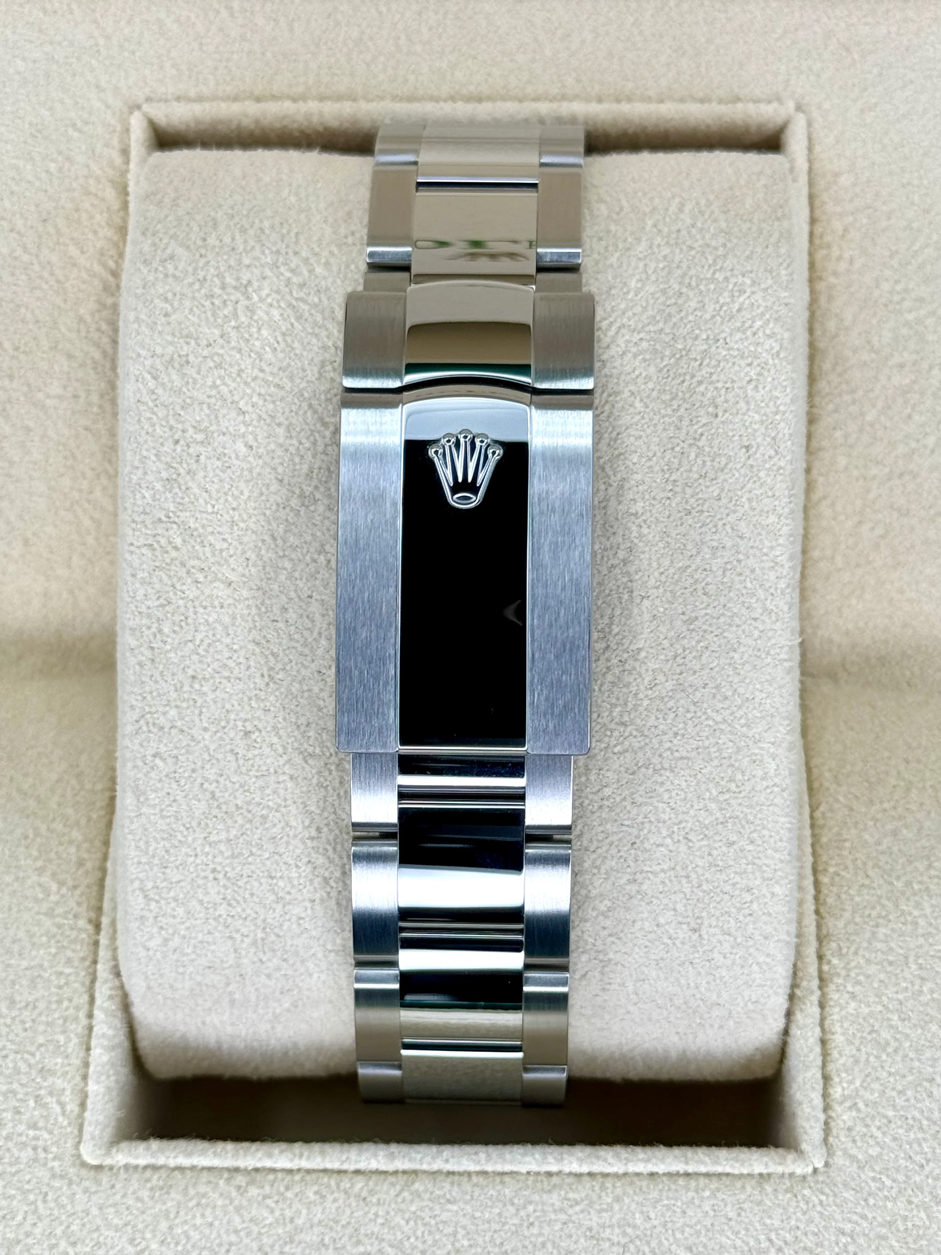 NEW 2023 Rolex Datejust 36mm 126200 Mint Green Dial - Image 2