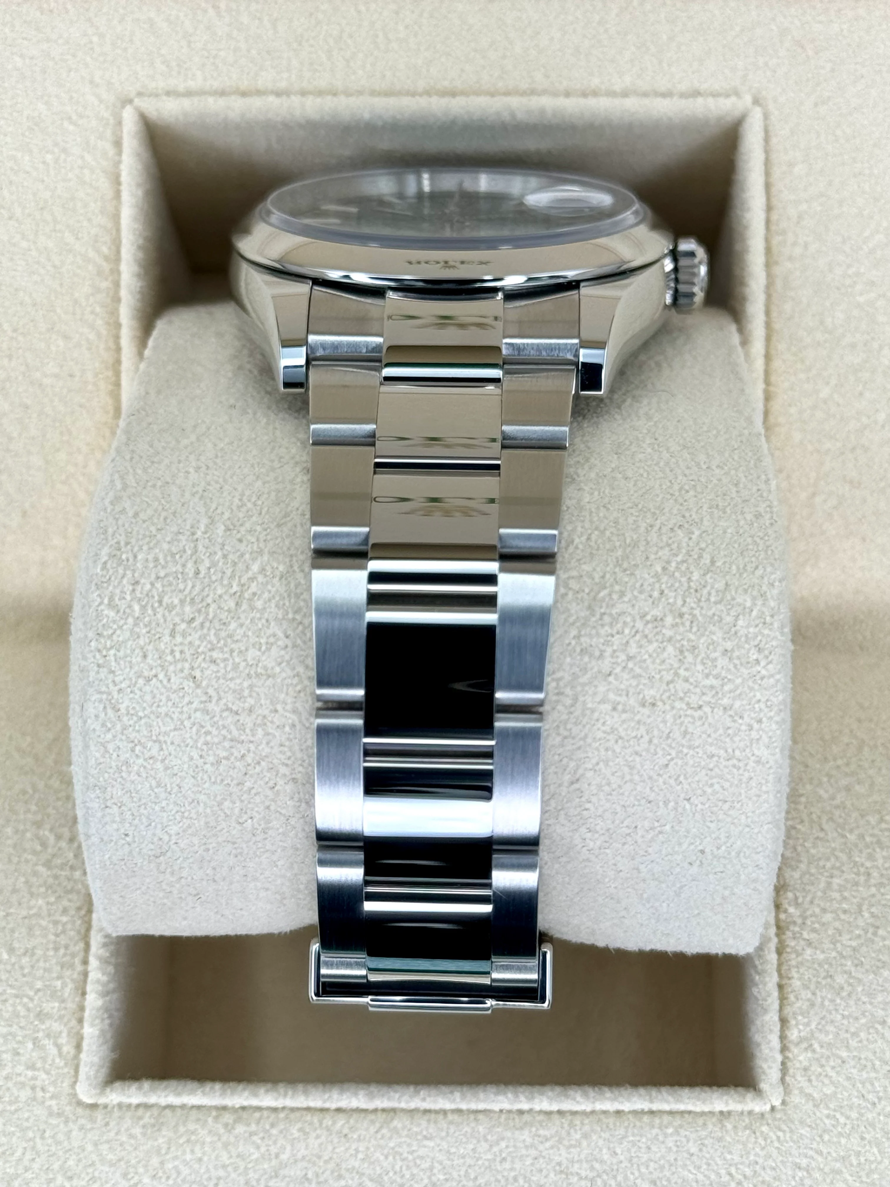 NEW 2023 Rolex Datejust 36mm 126200 Mint Green Dial - Image 3