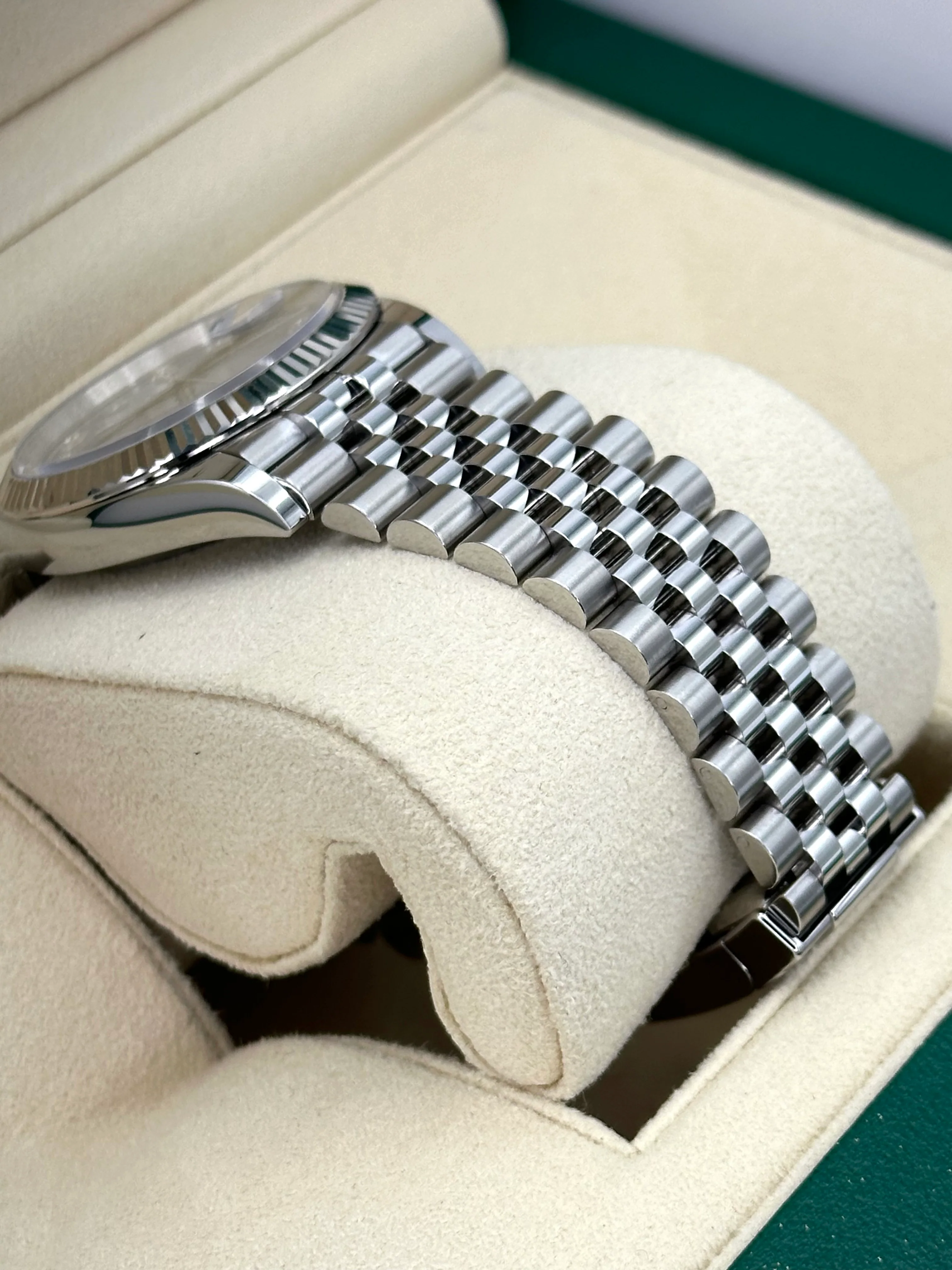 NEW 2025 Rolex Datejust 36mm 126234 Jubilee Black Diamond Dial - Image 6