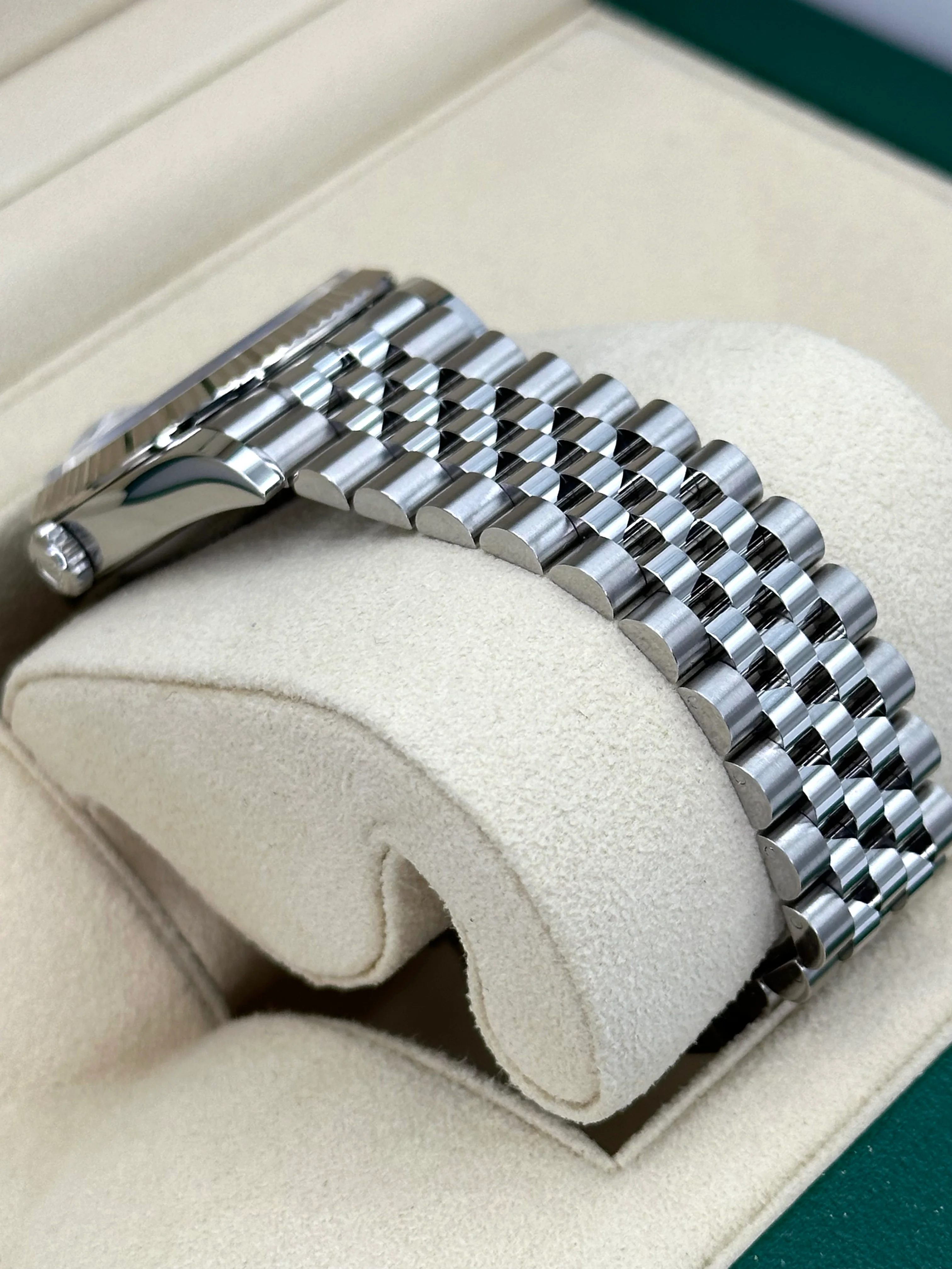 NEW 2025 Rolex Datejust 36mm 126234 Jubilee Black Diamond Dial - Image 8