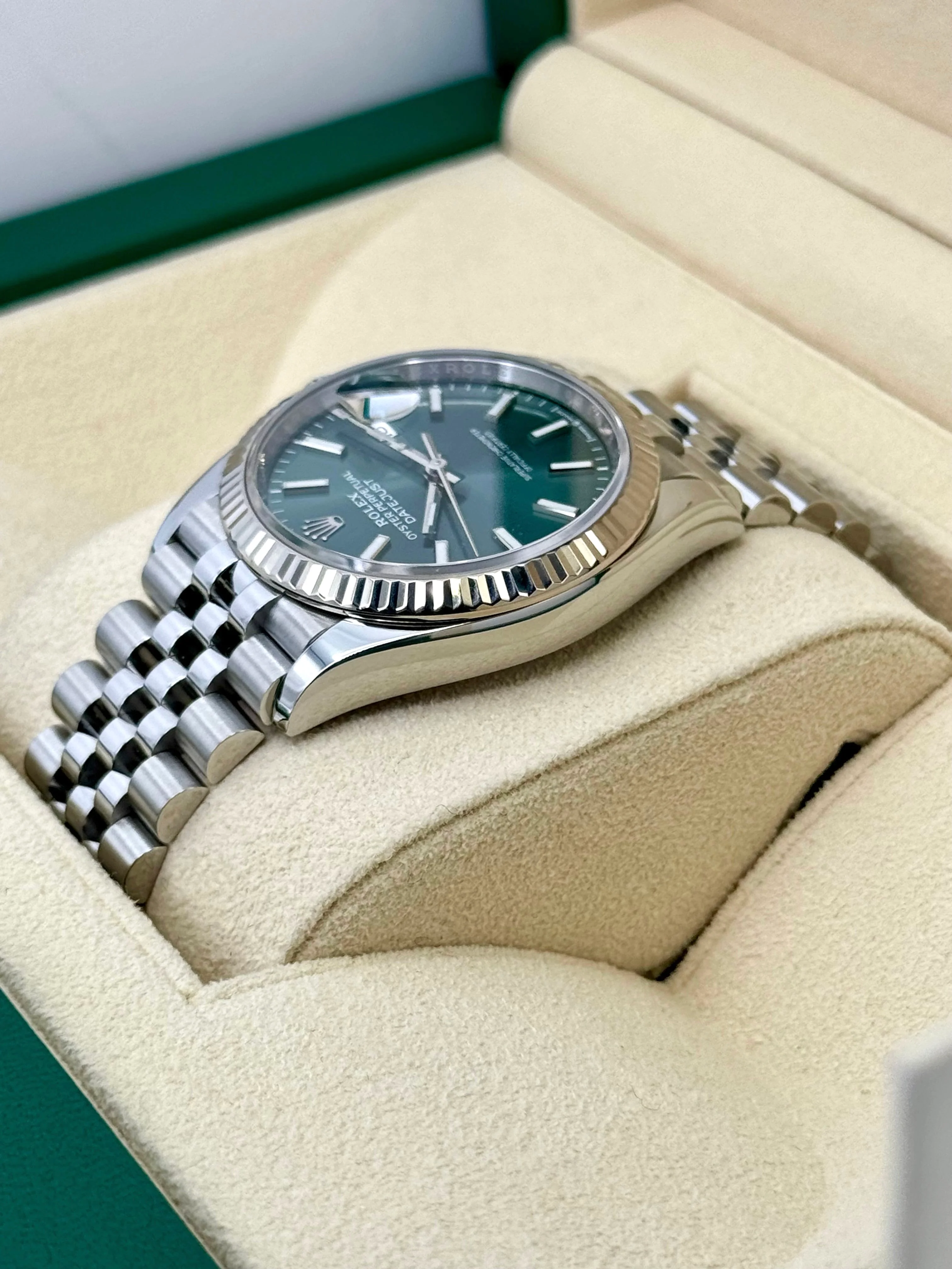 NEW 2025 Rolex Datejust 36mm 126234 Jubilee Green Dial - Image 7