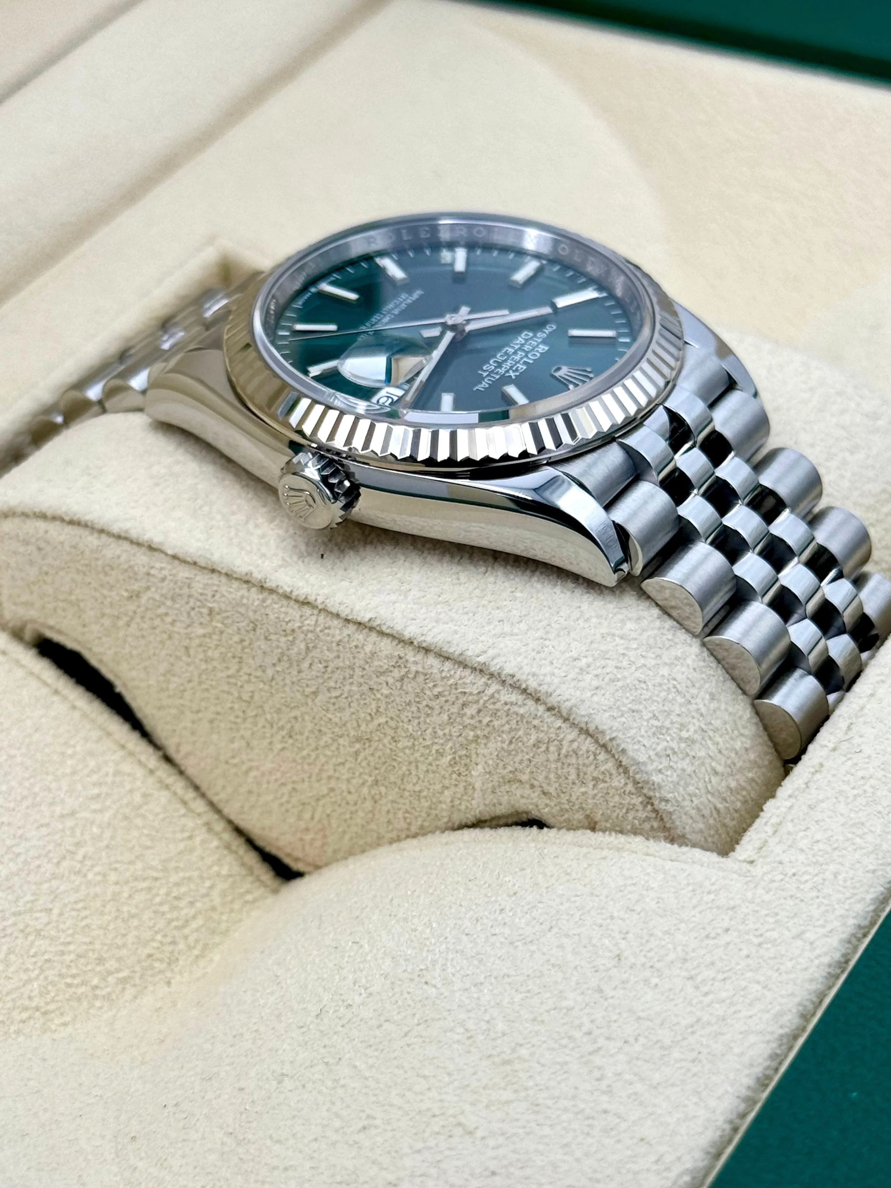NEW 2025 Rolex Datejust 36mm 126234 Jubilee Green Dial - Image 8