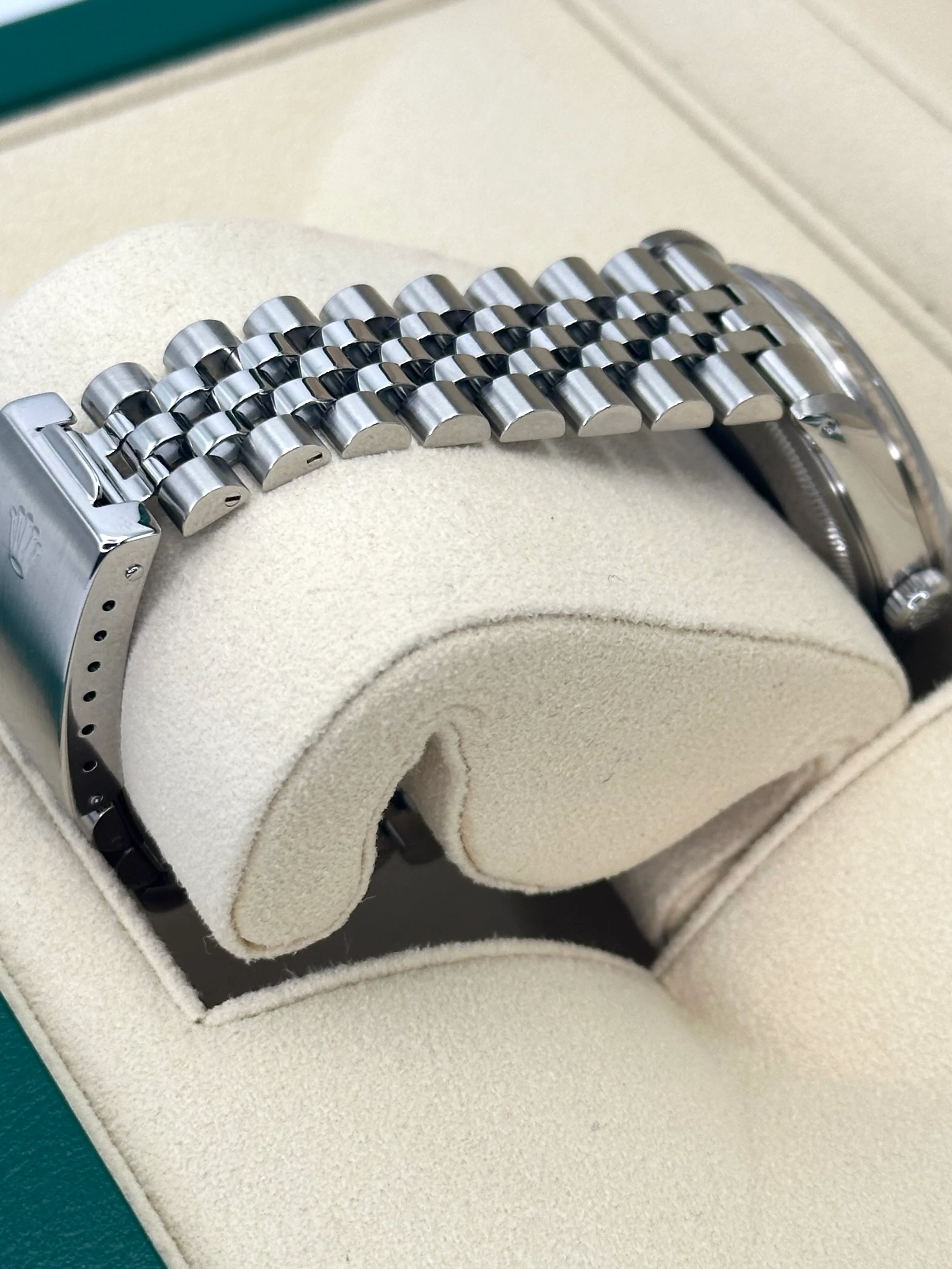 1991 Rolex Datejust 36mm 16234 Stainless Steel Jubilee Silver Dial - Image 4