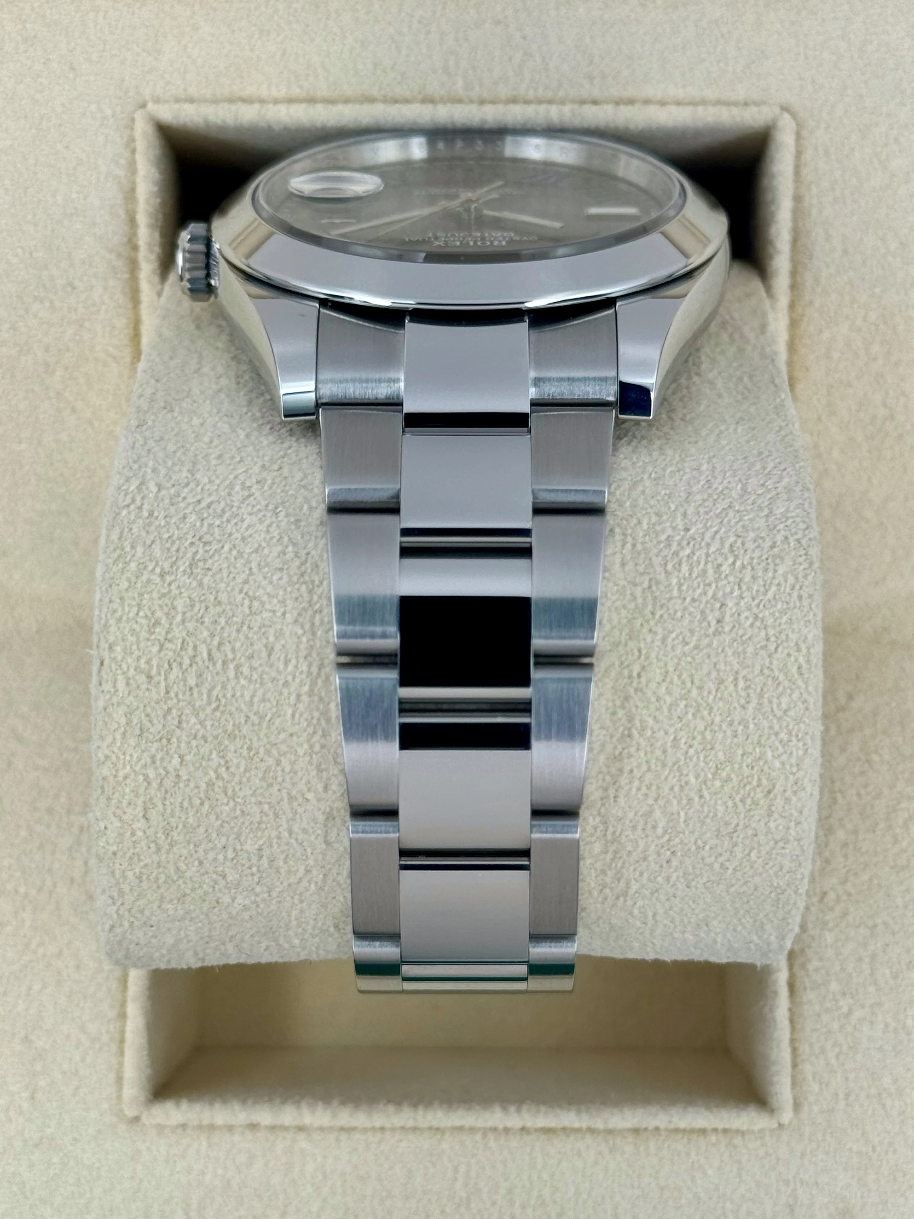 NEW 2025 Rolex Datejust 41mm 126300 Wimbledon Dial Oyster - Image 4