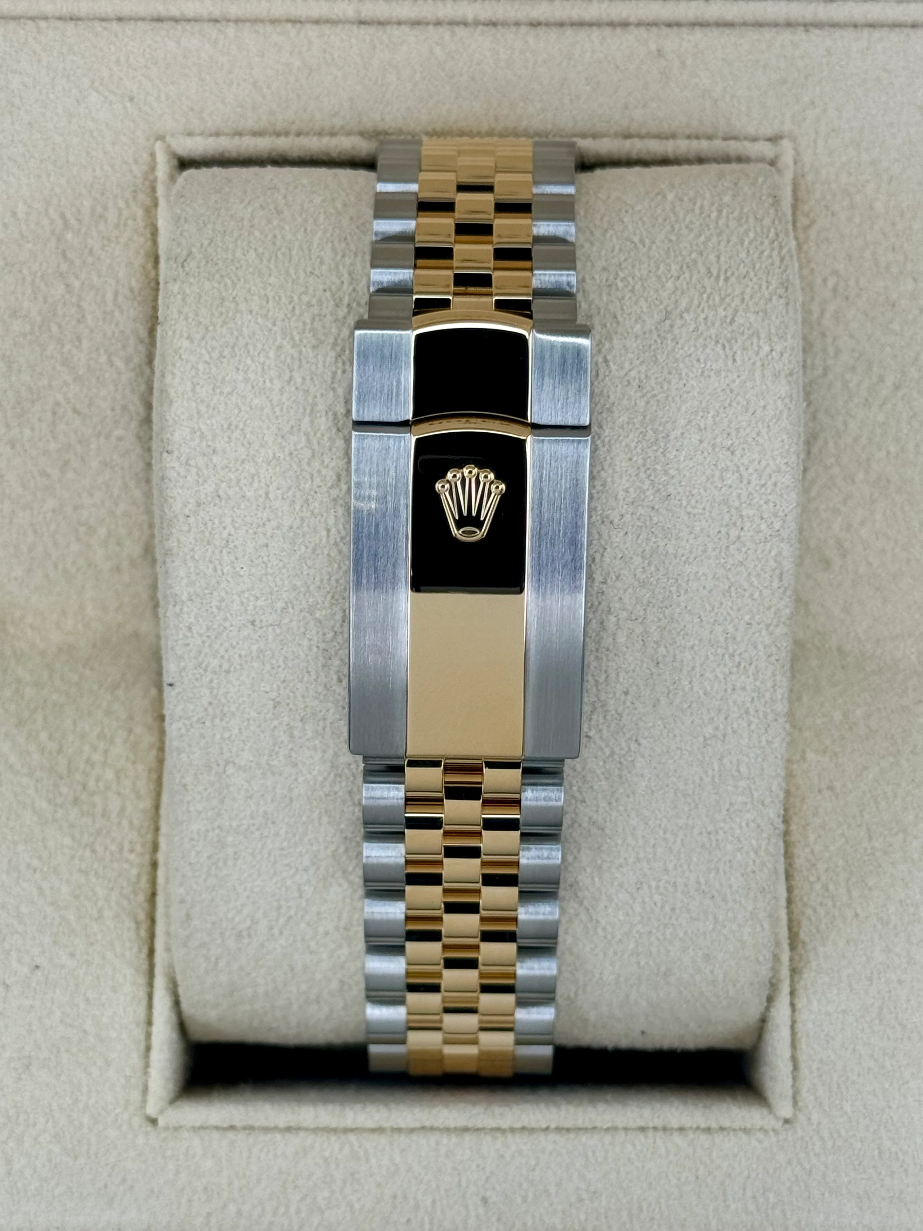 NEW 2025 Rolex Datejust 41mm 126333 Two-Tone Jubilee Champagne Dial - Image 2