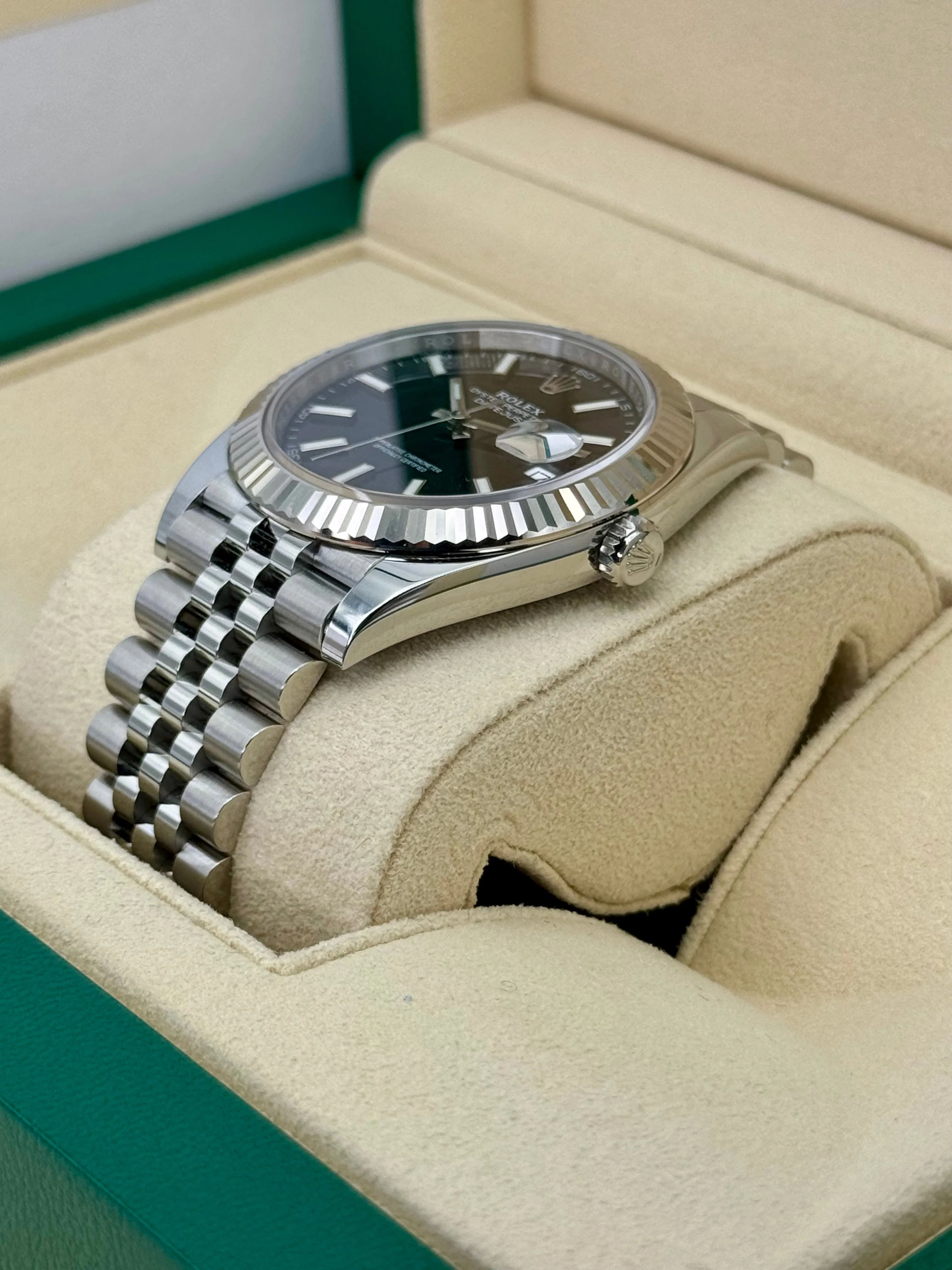 NEW 2025 Rolex Datejust 41mm 126334 Stainless Steel Jubilee Black Dial - Image 5