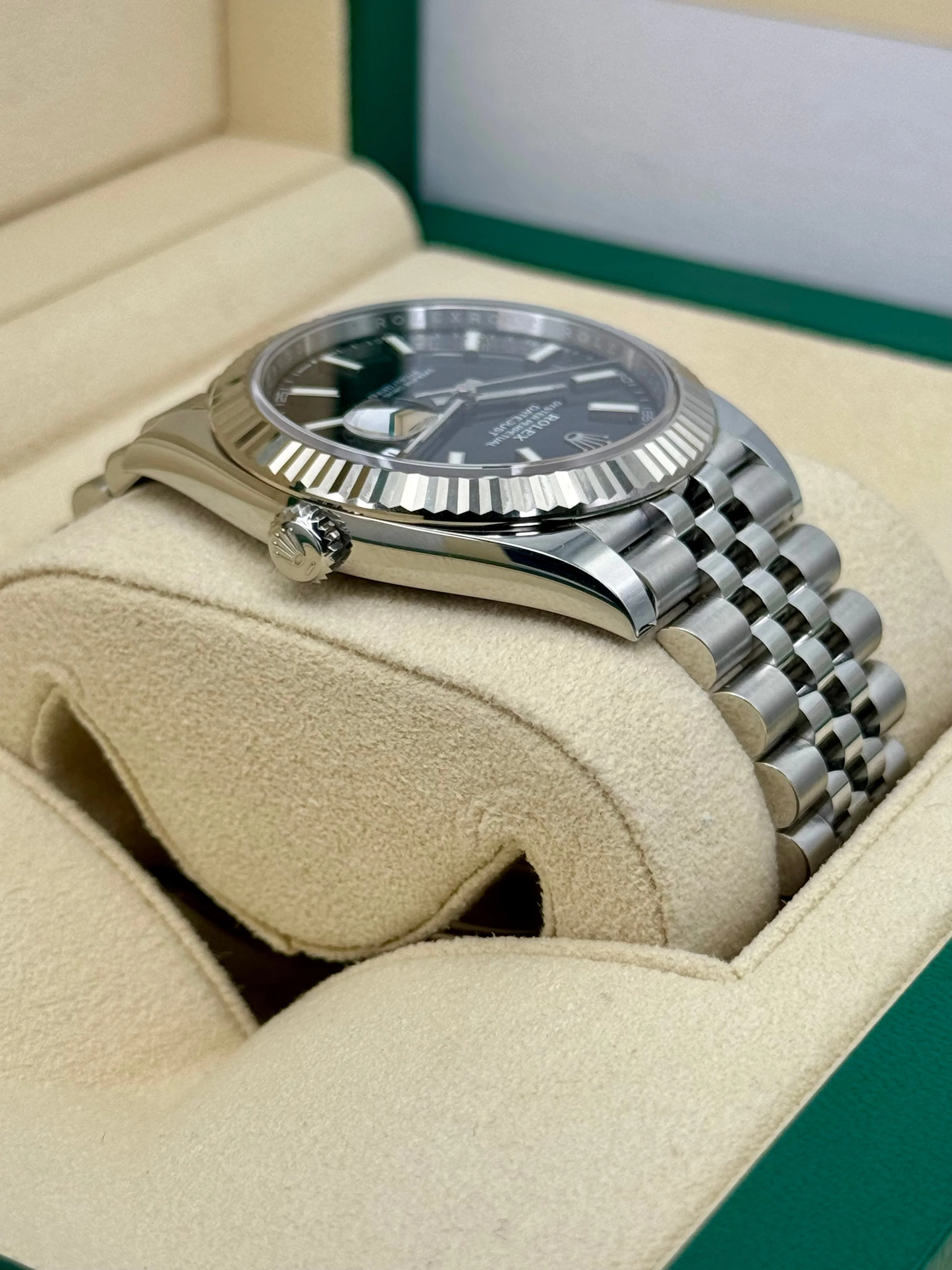 NEW 2025 Rolex Datejust 41mm 126334 Stainless Steel Jubilee Black Dial - Image 8