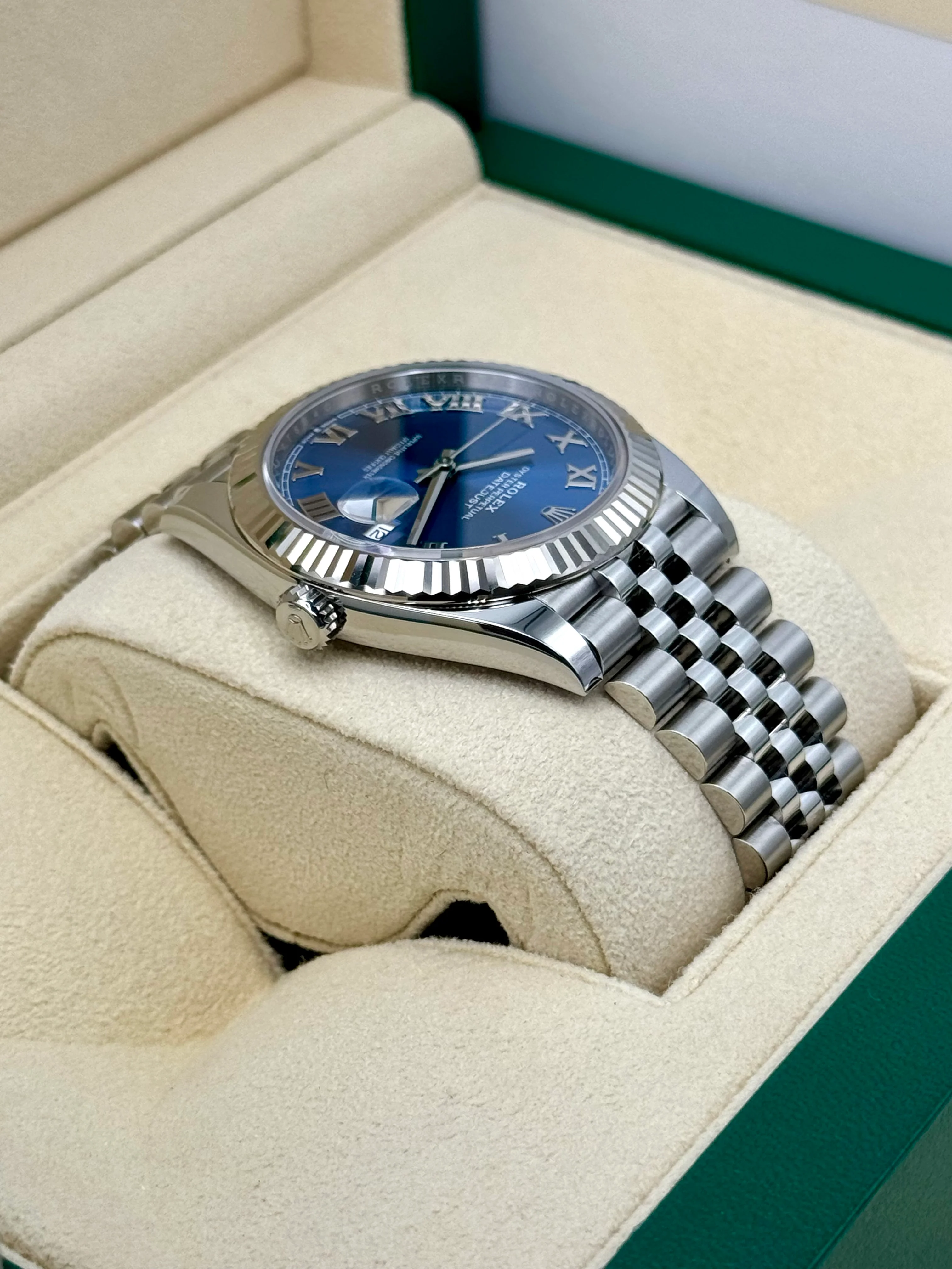 NEW 2025 Rolex Datejust 41mm 126334 Jubilee Blue Roman Numeral Dial - Image 8