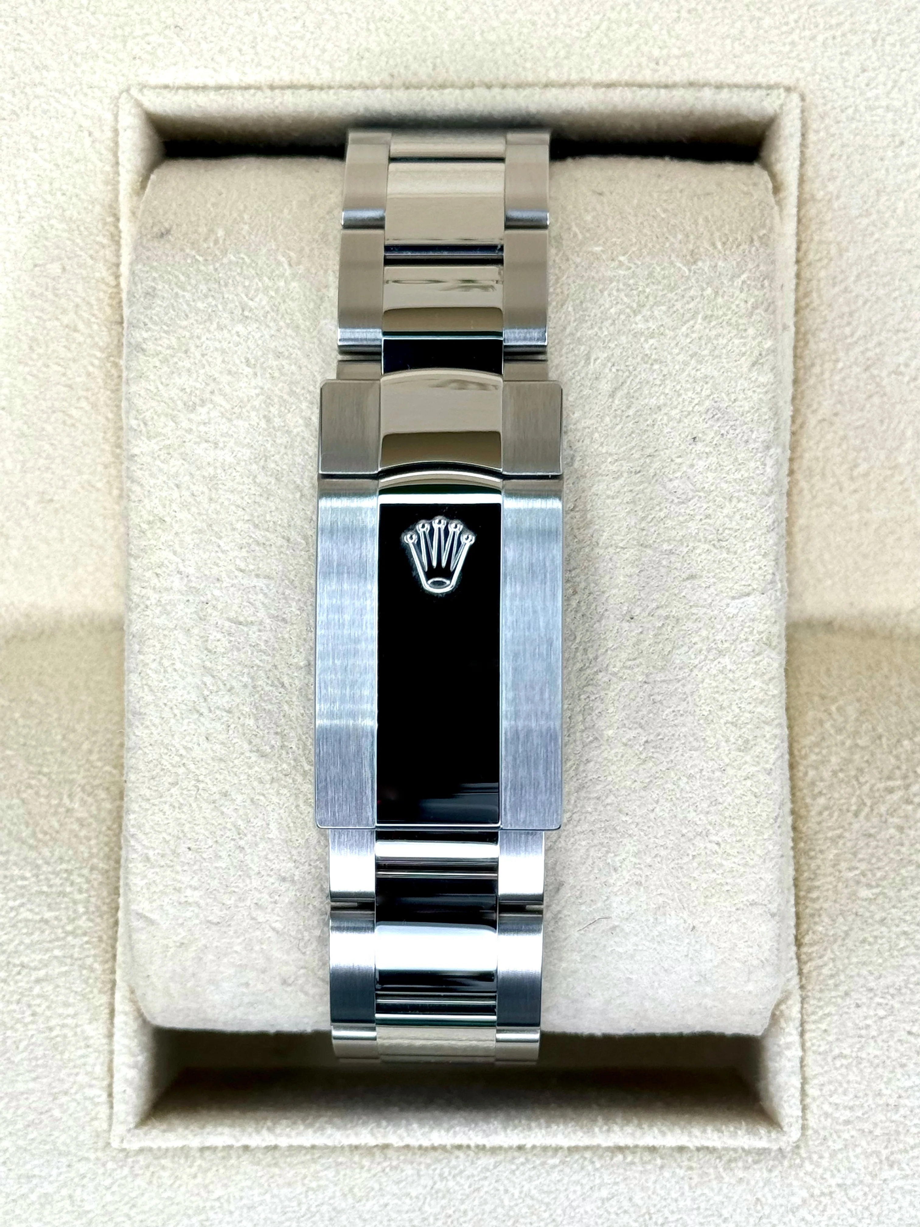 NEW 2025 Rolex Datejust 41mm 126334 Oyster Black Diamond Dial - Image 2