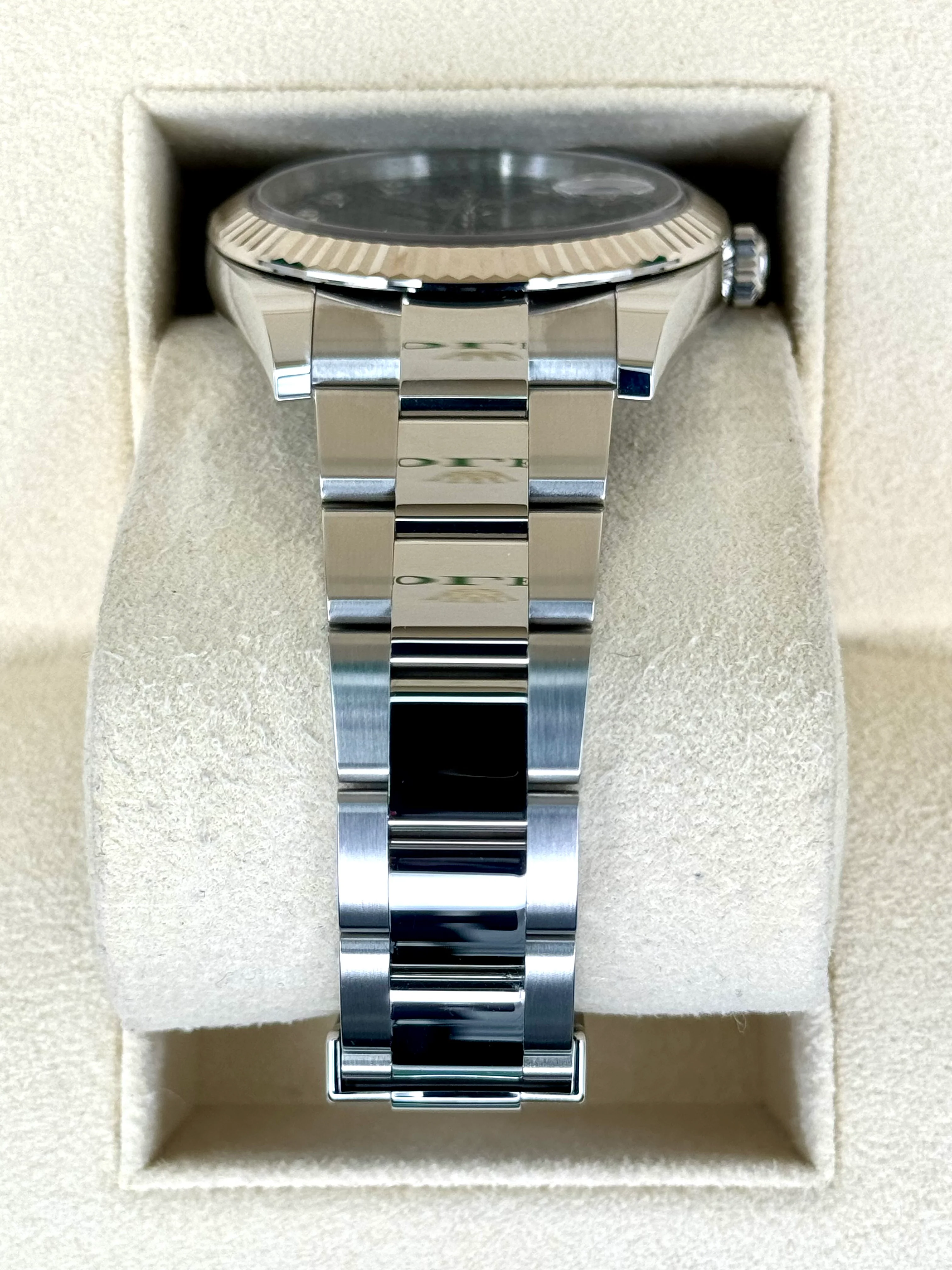 NEW 2025 Rolex Datejust 41mm 126334 Oyster Black Diamond Dial - Image 3