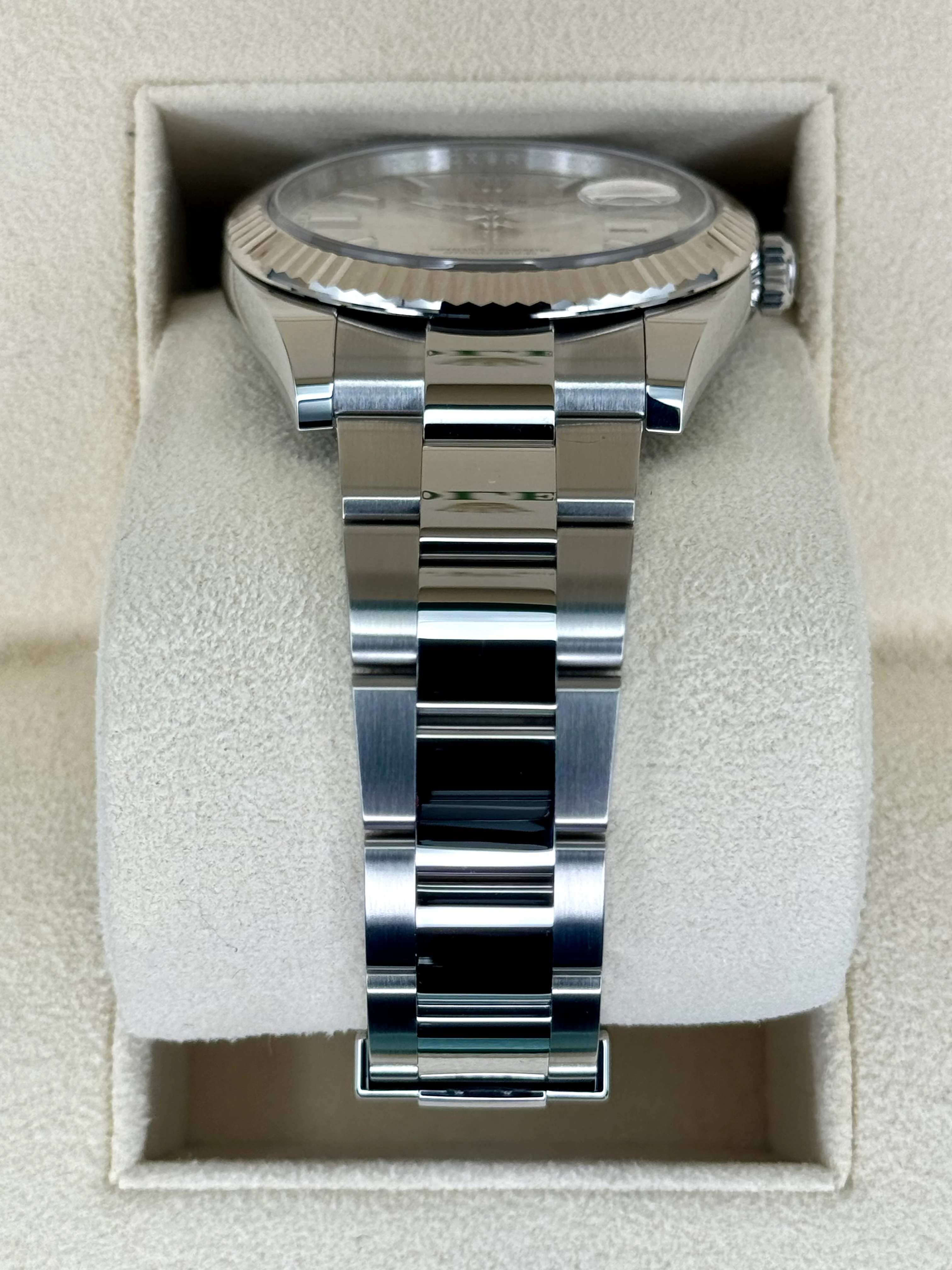 NEW 2025 Rolex Datejust 41mm 126334 Stainless Steel Oyster Silver Dial - Image 3